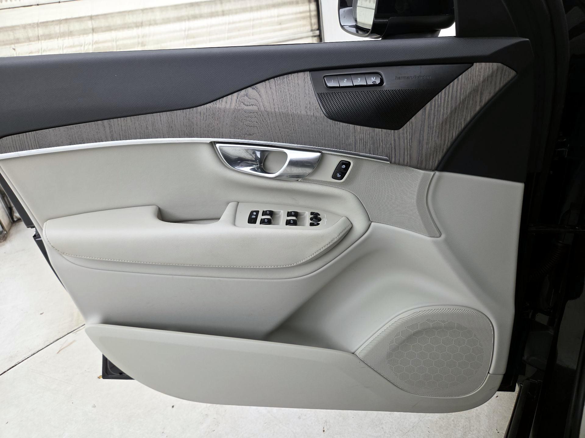 Thumbnail: 2023 Volvo XC90 - 12