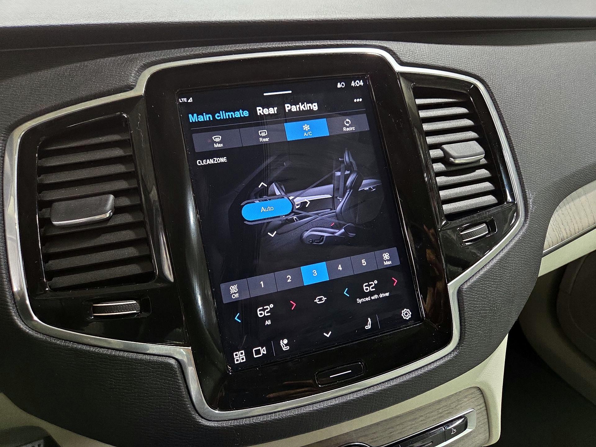 Thumbnail: 2023 Volvo XC90 - 17