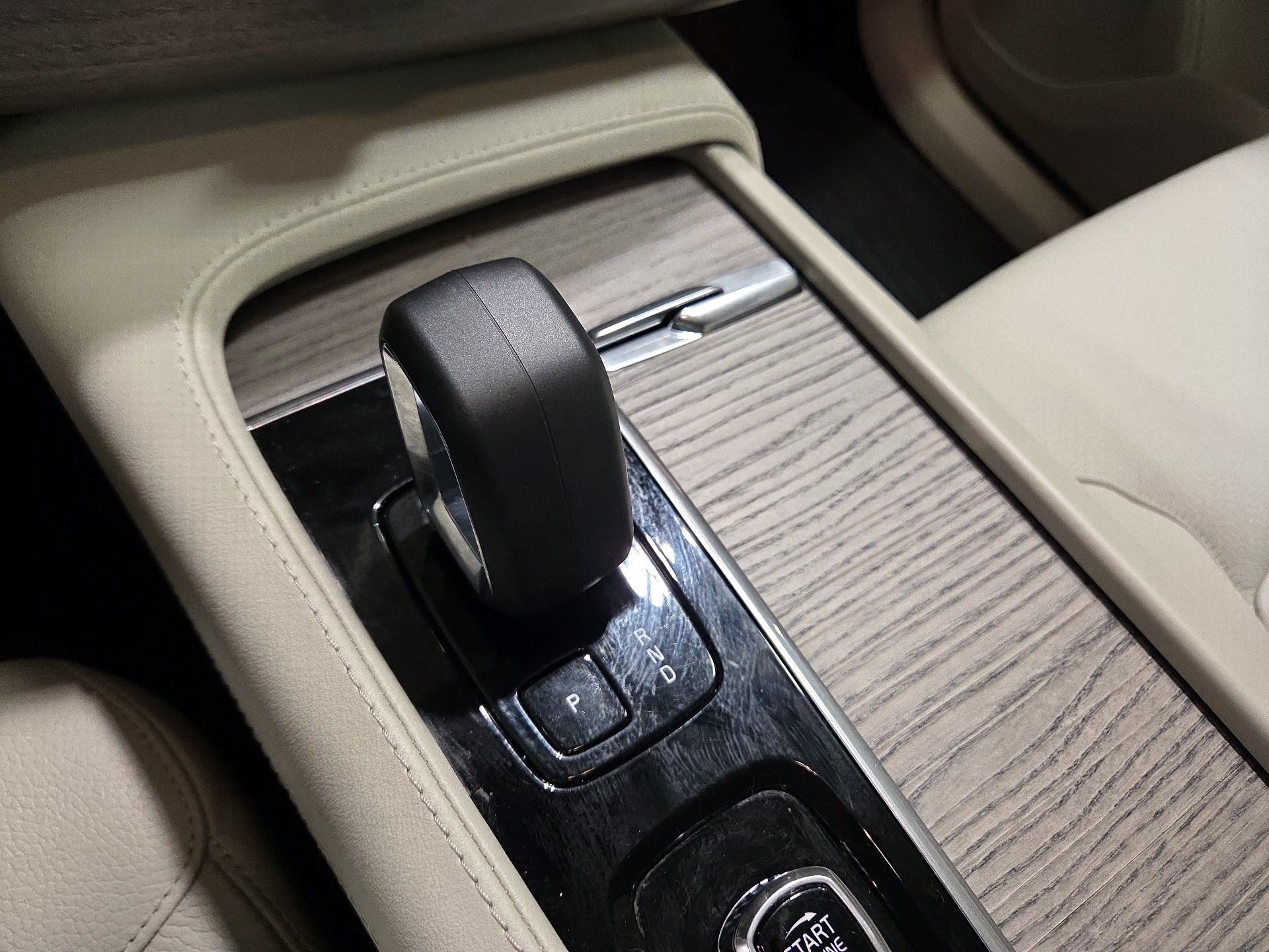 Thumbnail: 2023 Volvo XC90 - 18