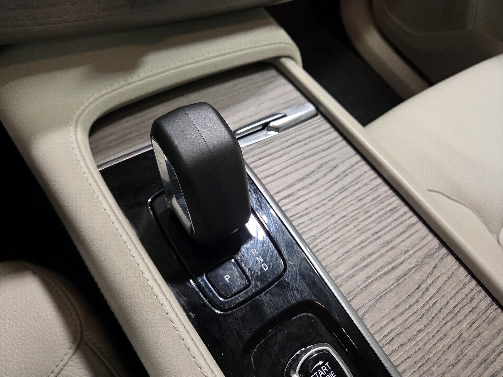 2023 Volvo XC90 Plus - Photo 19