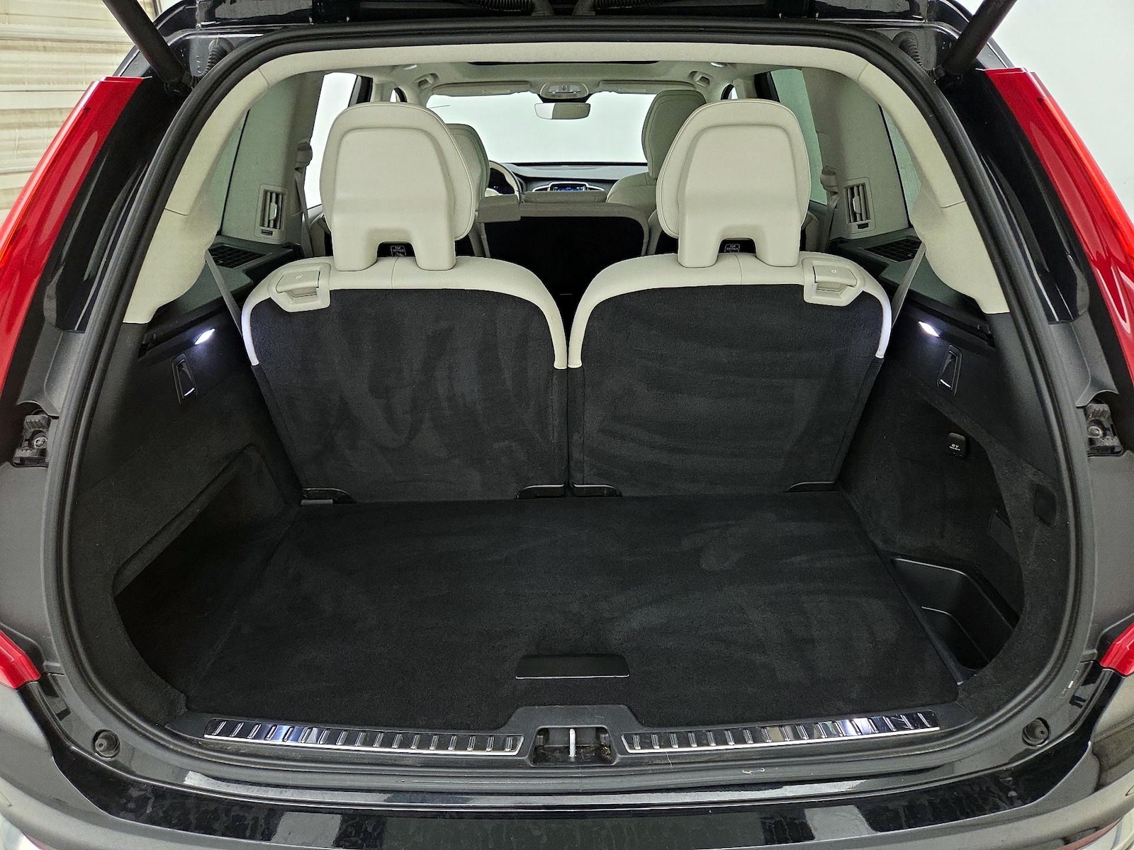 2023 Volvo XC90 Plus - Photo 24