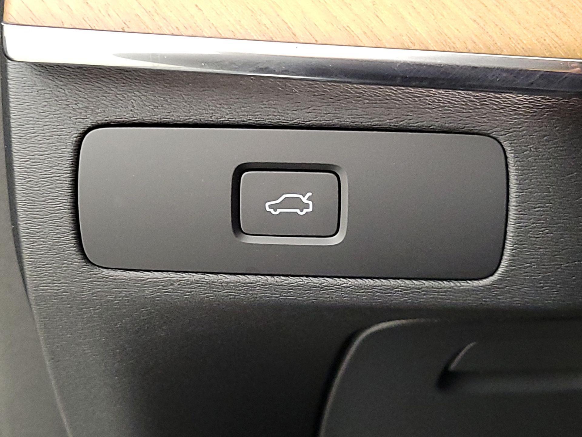 Thumbnail: 2024 Volvo XC90 - 13