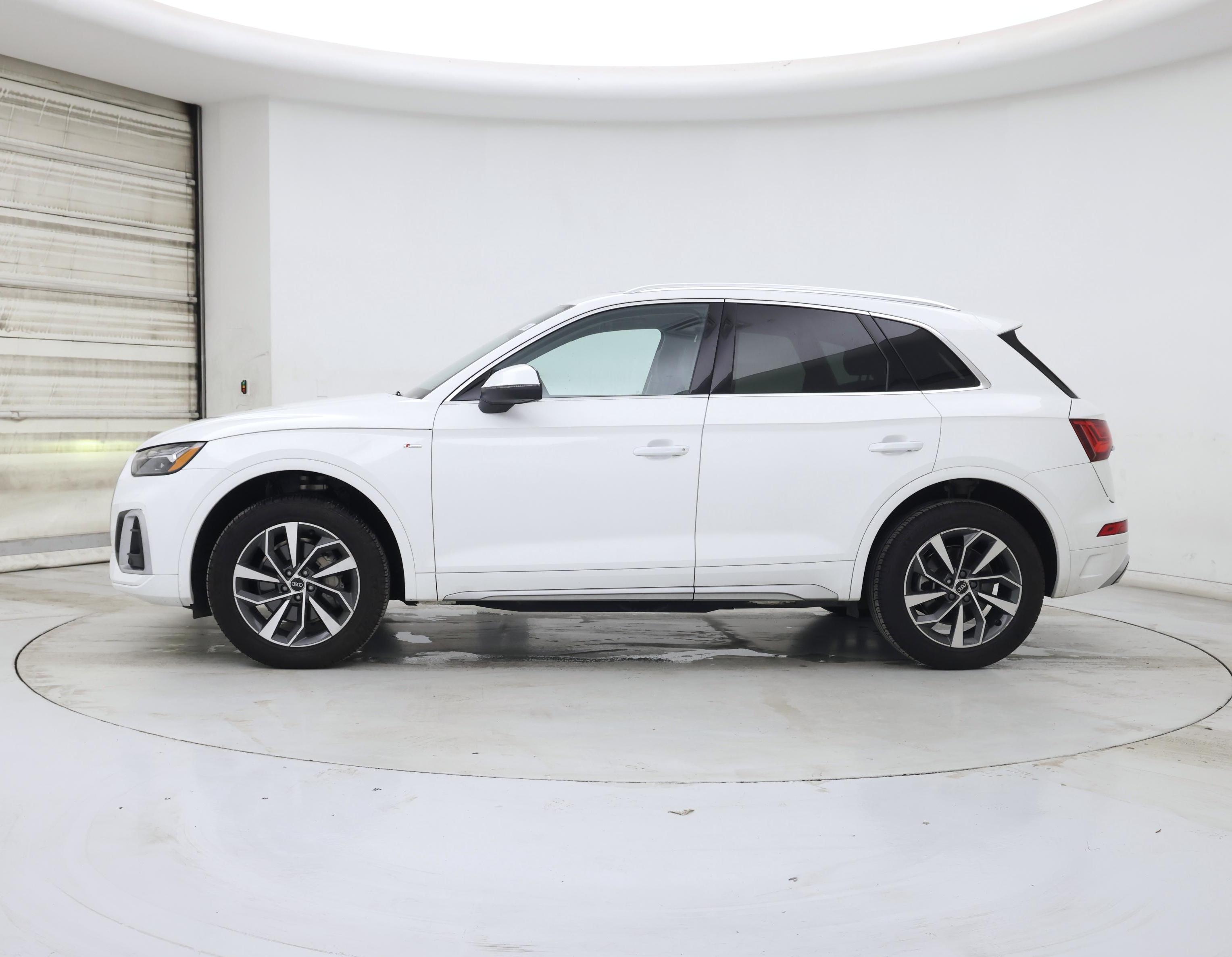 Thumbnail: 2023 Audi Q5 - 3