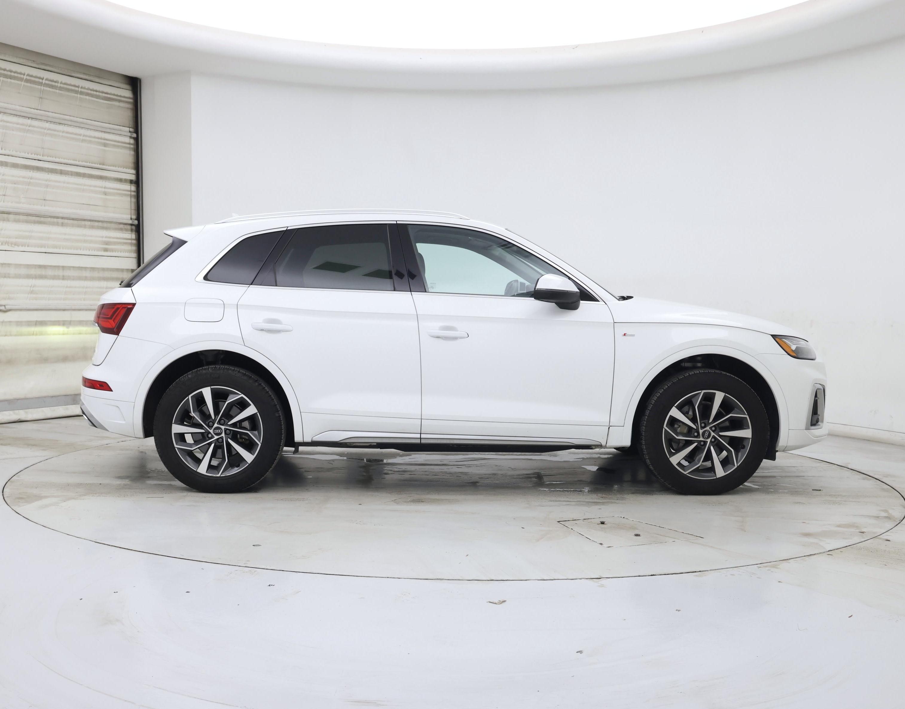 Thumbnail: 2023 Audi Q5 - 7