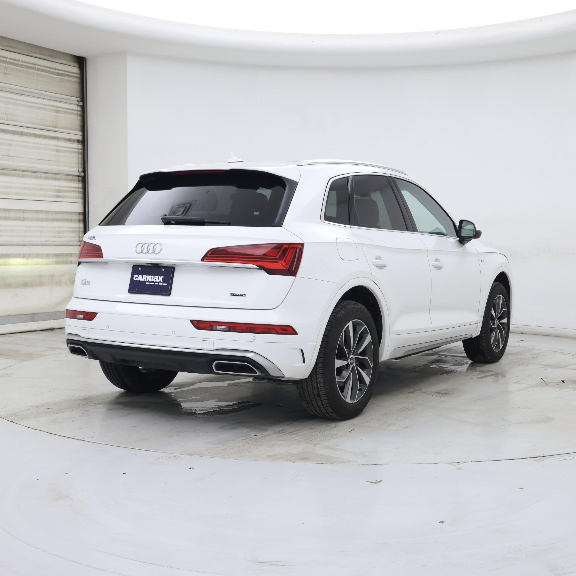 Thumbnail: 2023 Audi Q5 - 8