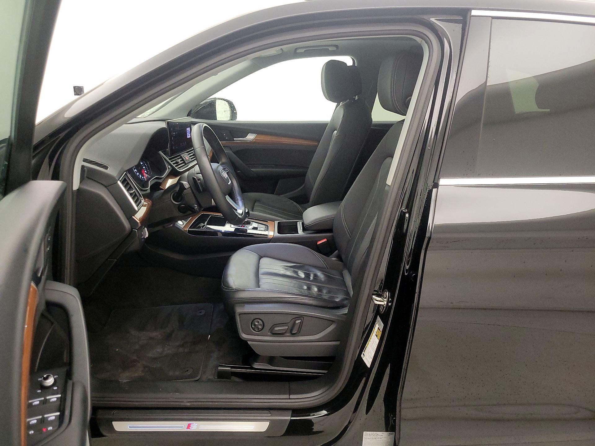 Thumbnail: 2022 Audi Q5 - 11