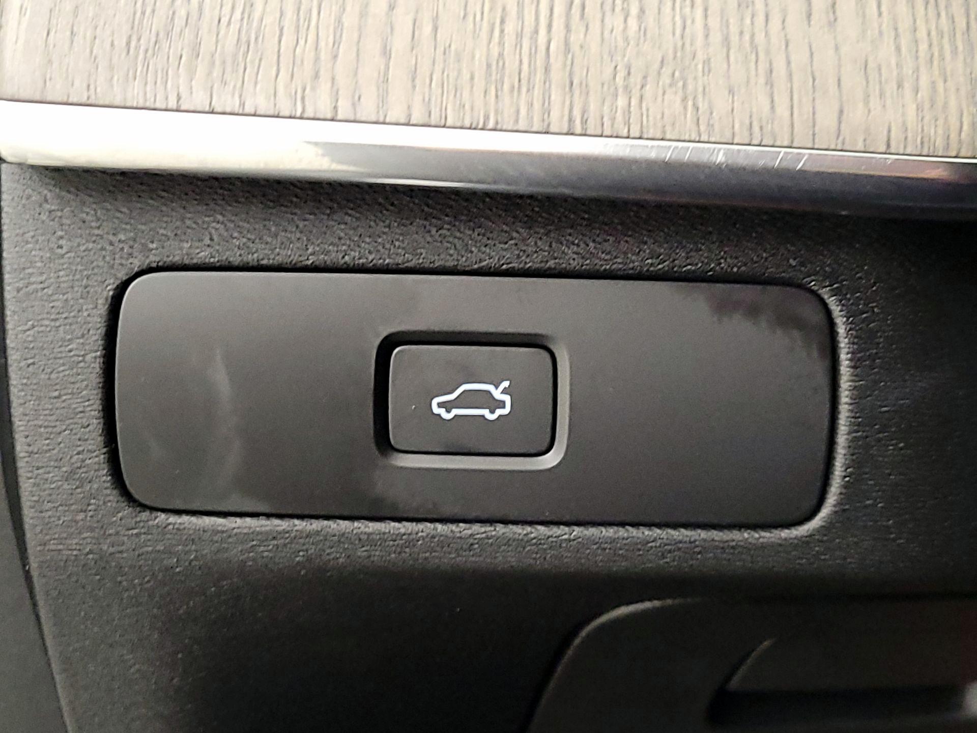 Thumbnail: 2024 Volvo XC90 - 13