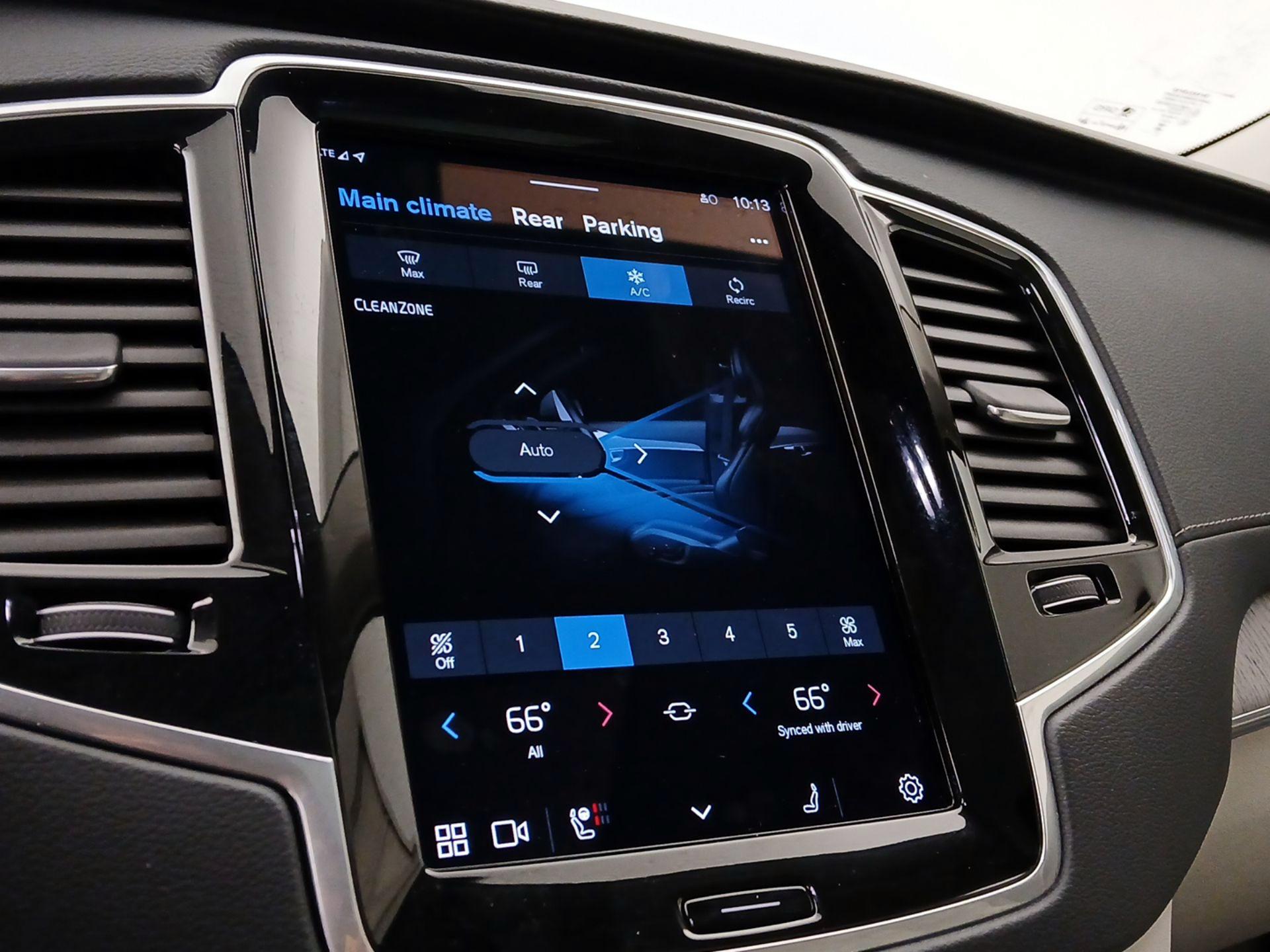 Thumbnail: 2024 Volvo XC90 - 16