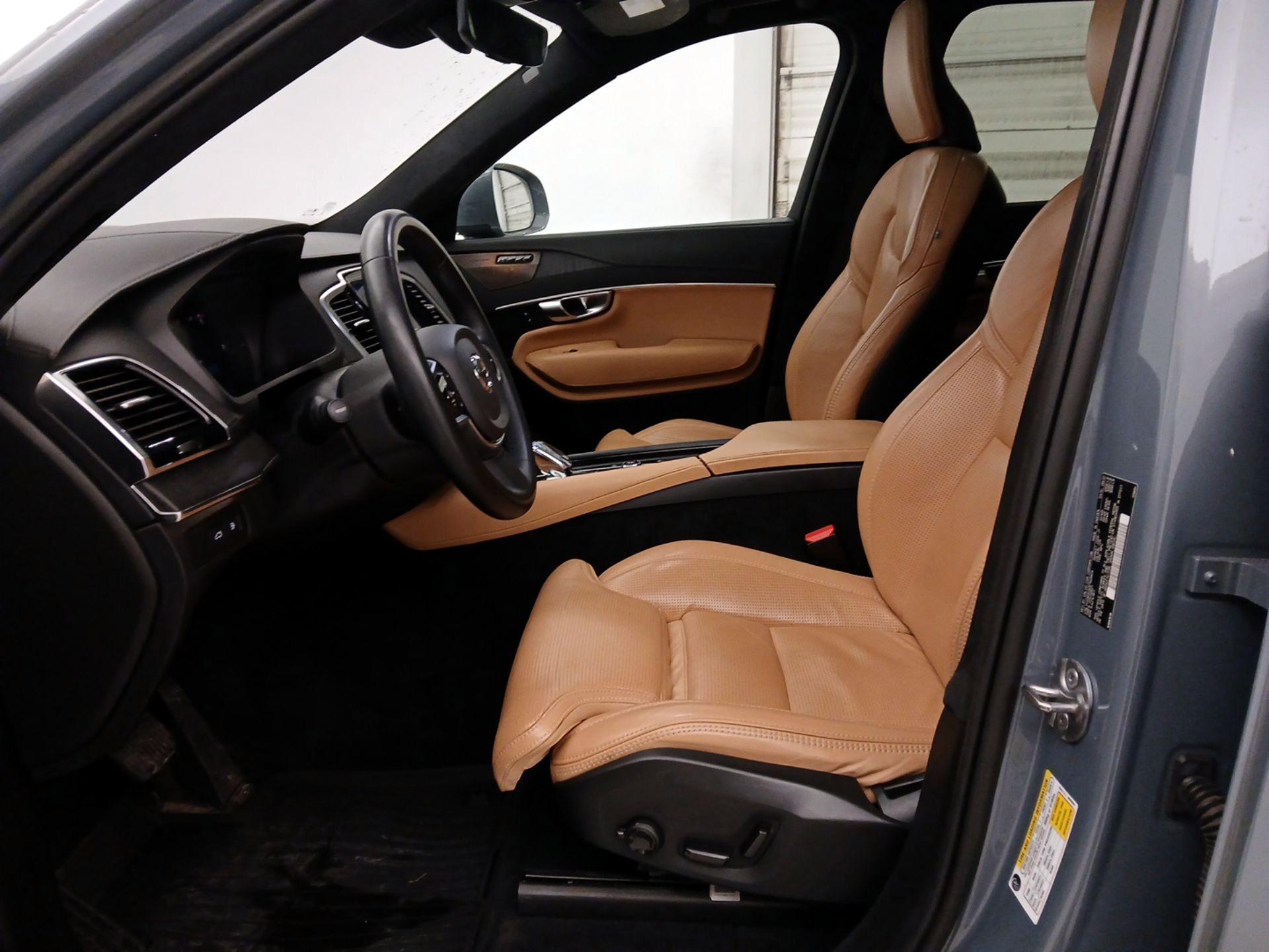 Thumbnail: 2023 Volvo XC90 - 11