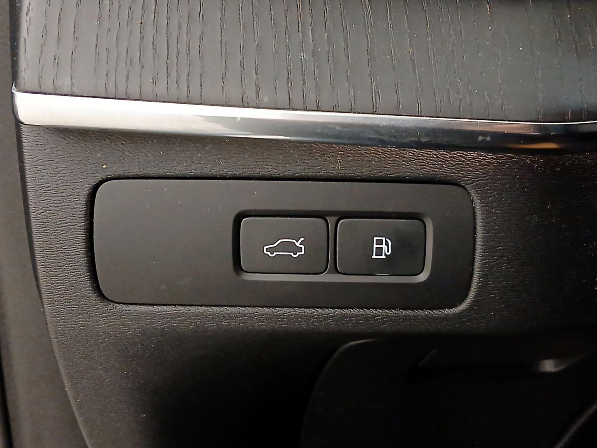 Thumbnail: 2023 Volvo XC90 - 13