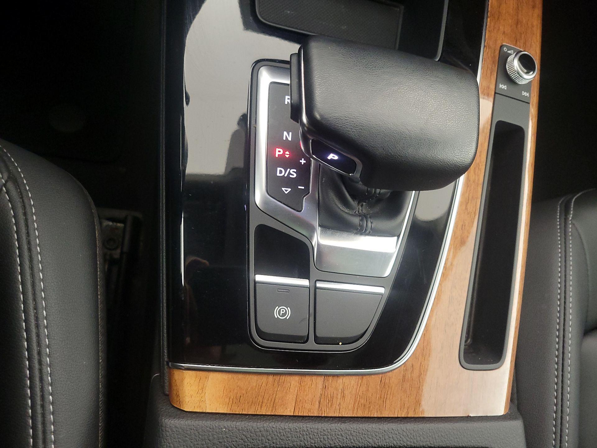 Thumbnail: 2023 Audi Q5 - 17