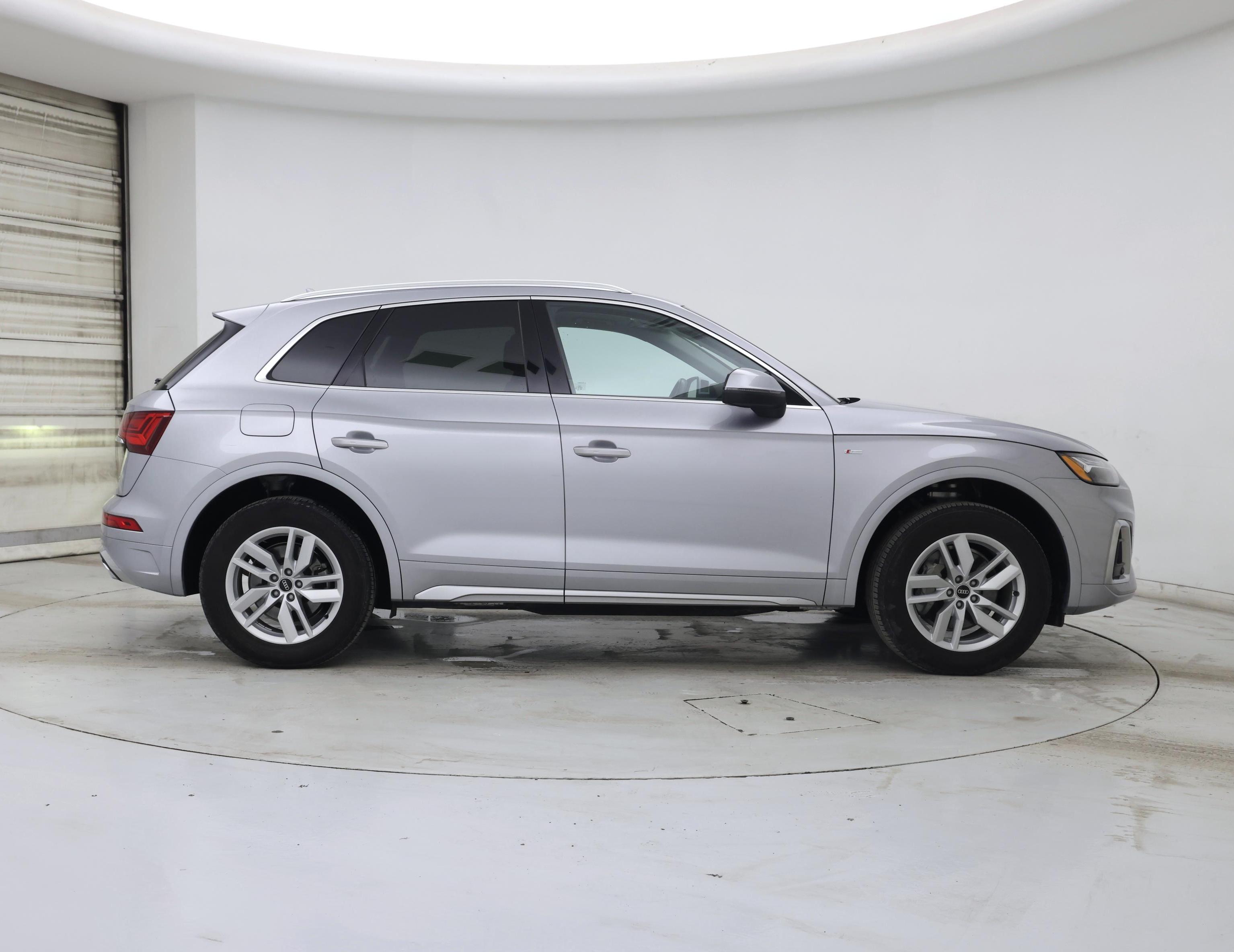 Thumbnail: 2023 Audi Q5 - 7