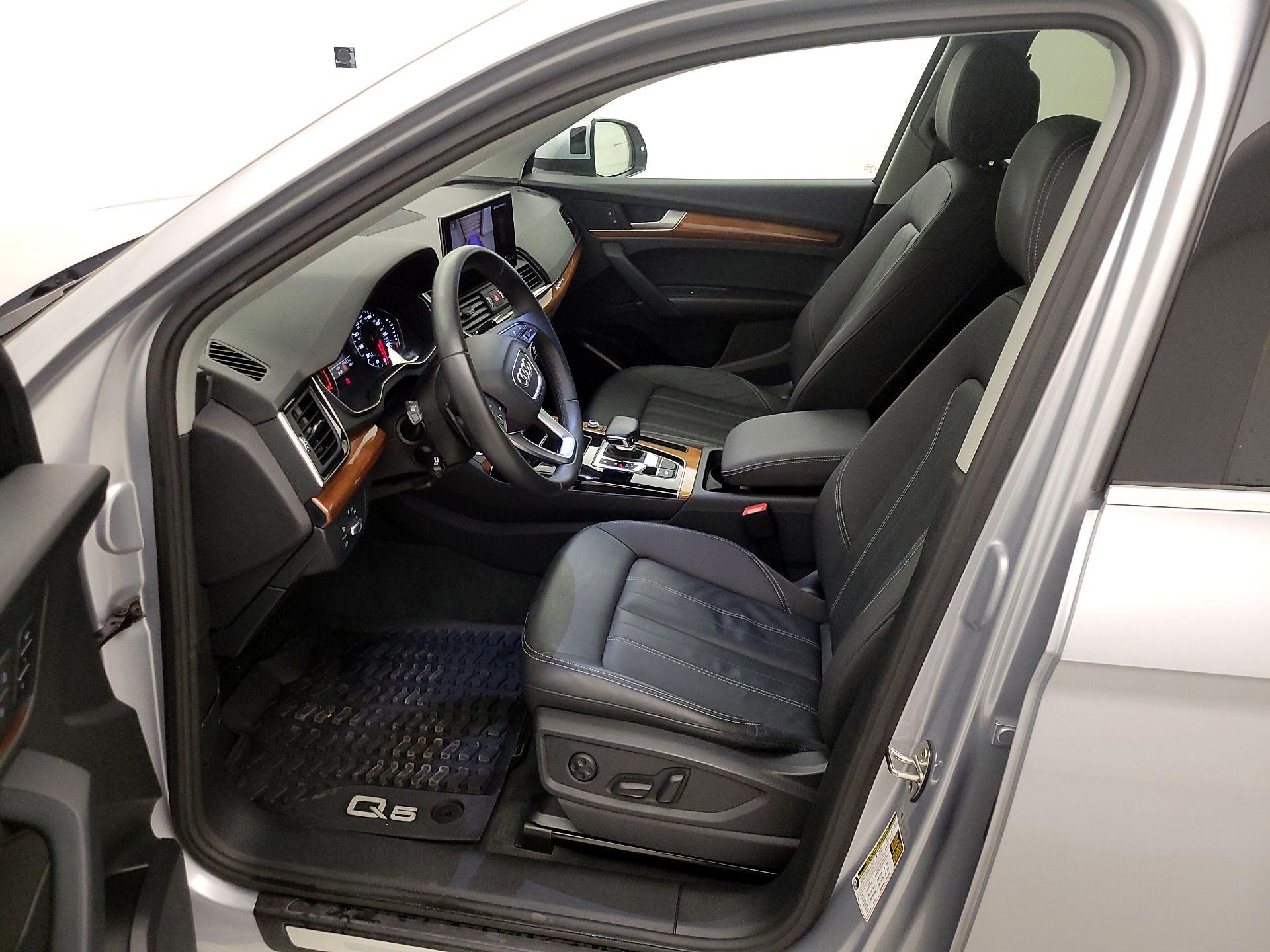 Thumbnail: 2023 Audi Q5 - 11