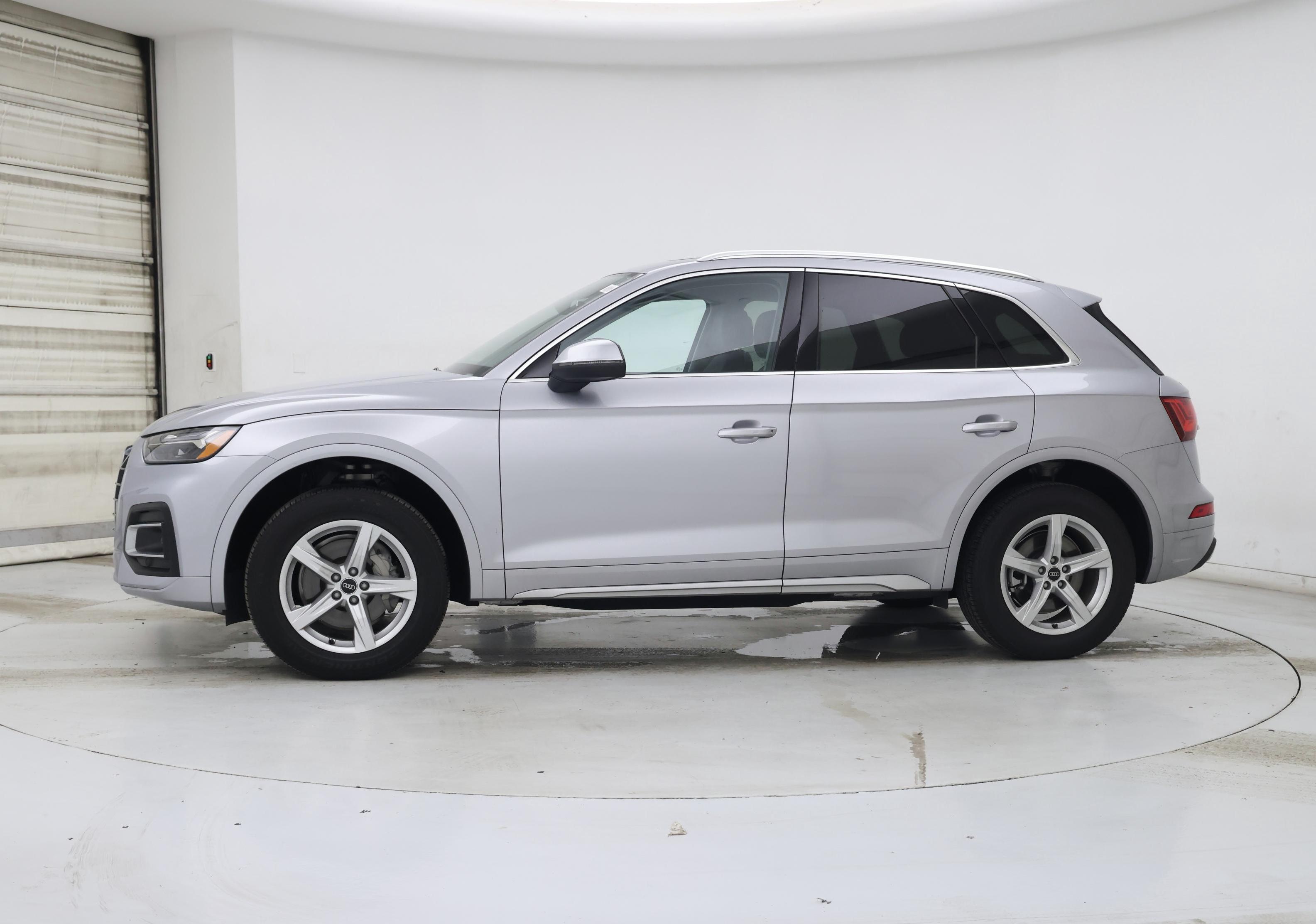 Thumbnail: 2023 Audi Q5 - 3