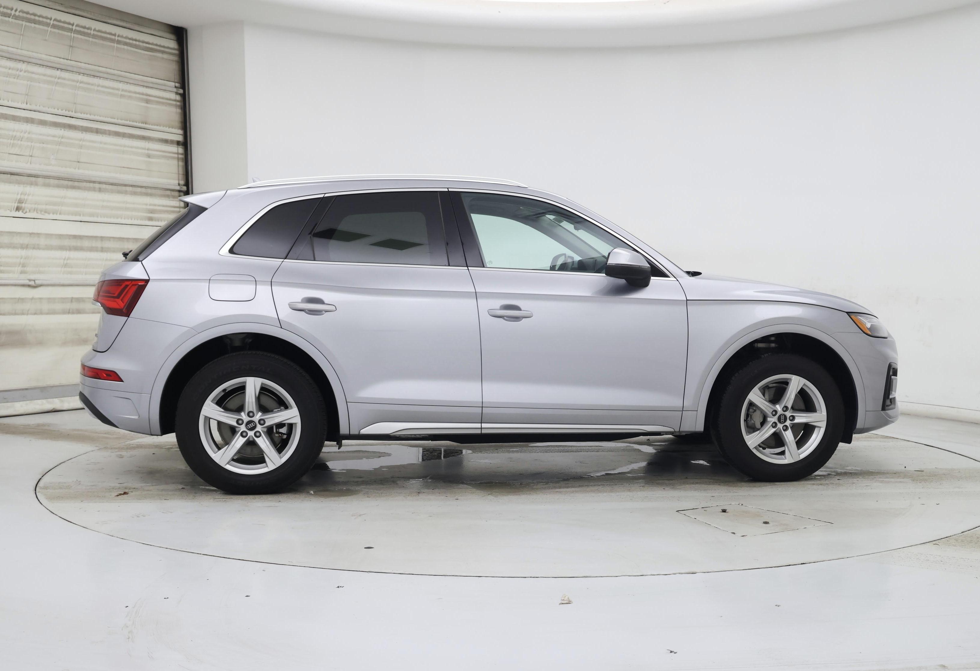 Thumbnail: 2023 Audi Q5 - 7