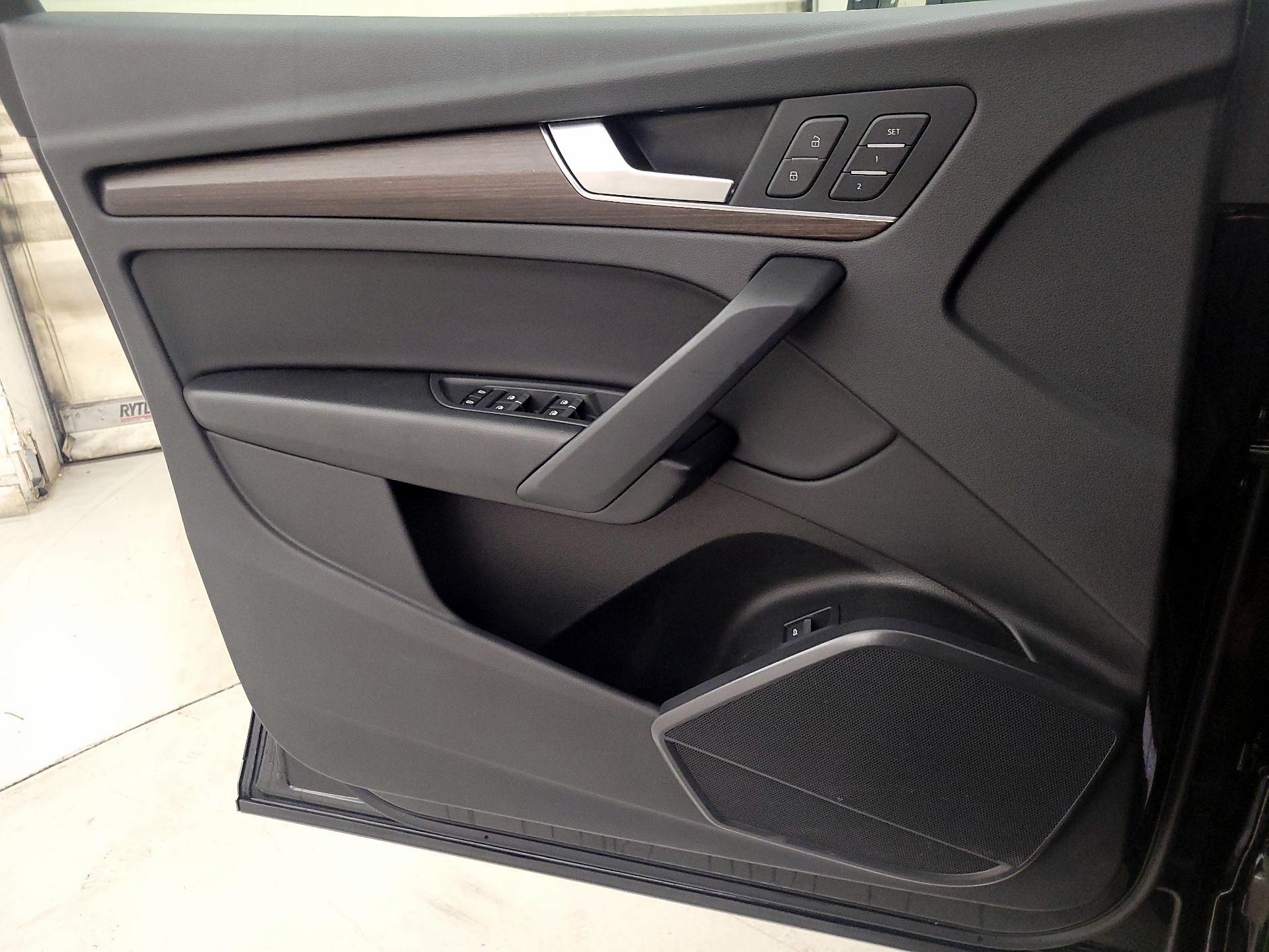 Thumbnail: 2023 Audi Q5 - 12