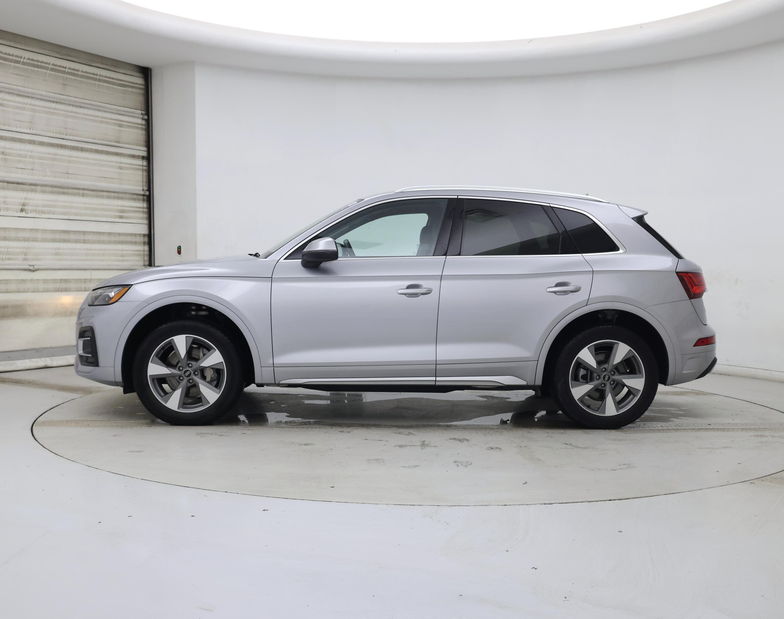 Thumbnail: 2023 Audi Q5 - 3