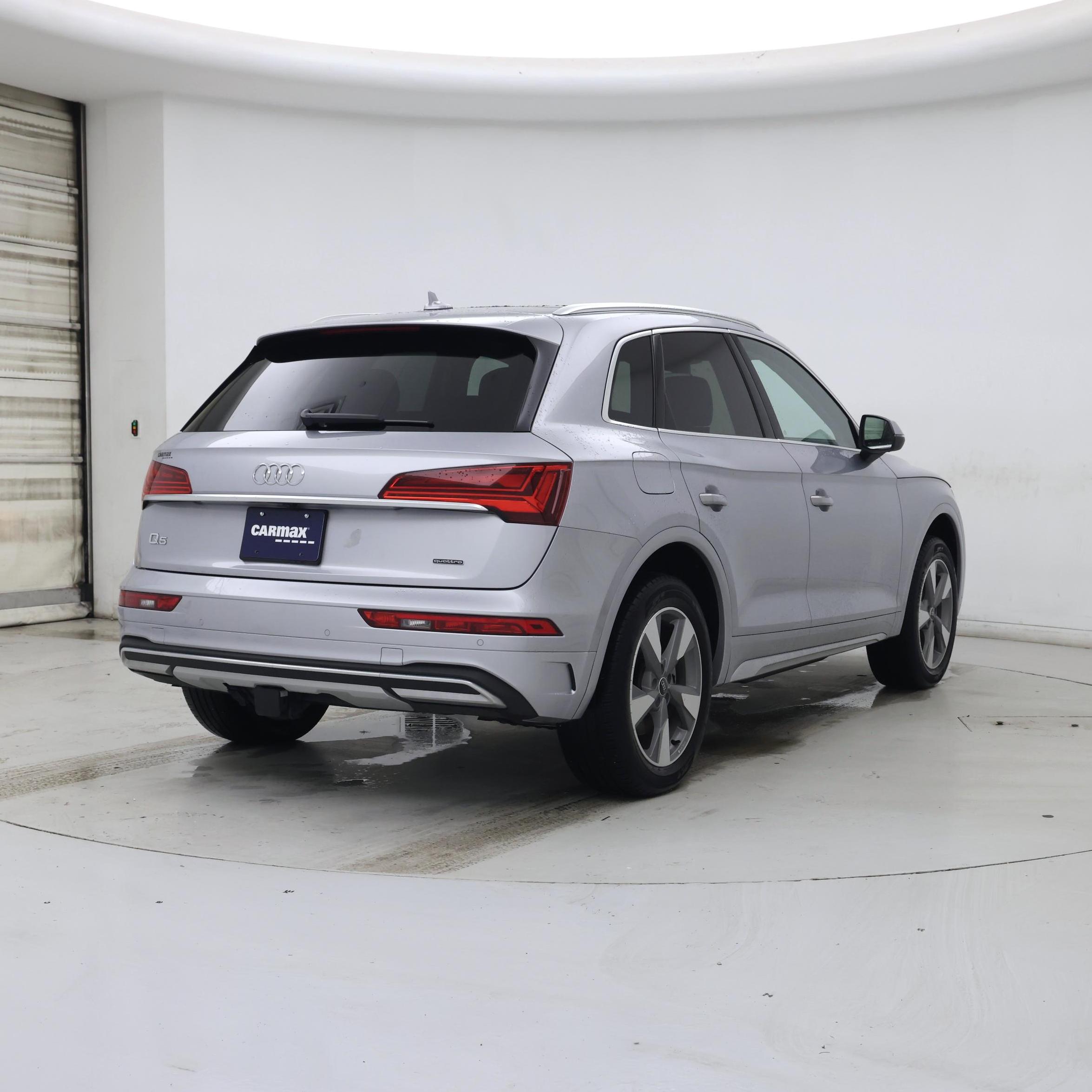 Thumbnail: 2023 Audi Q5 - 8