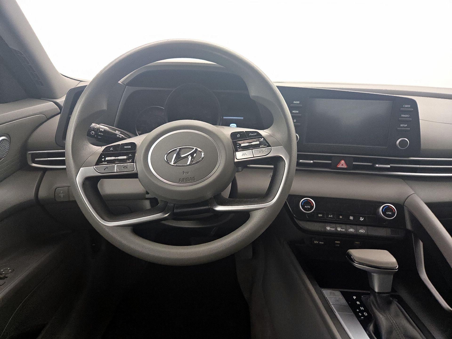 Thumbnail: 2023 Hyundai Elantra - 10