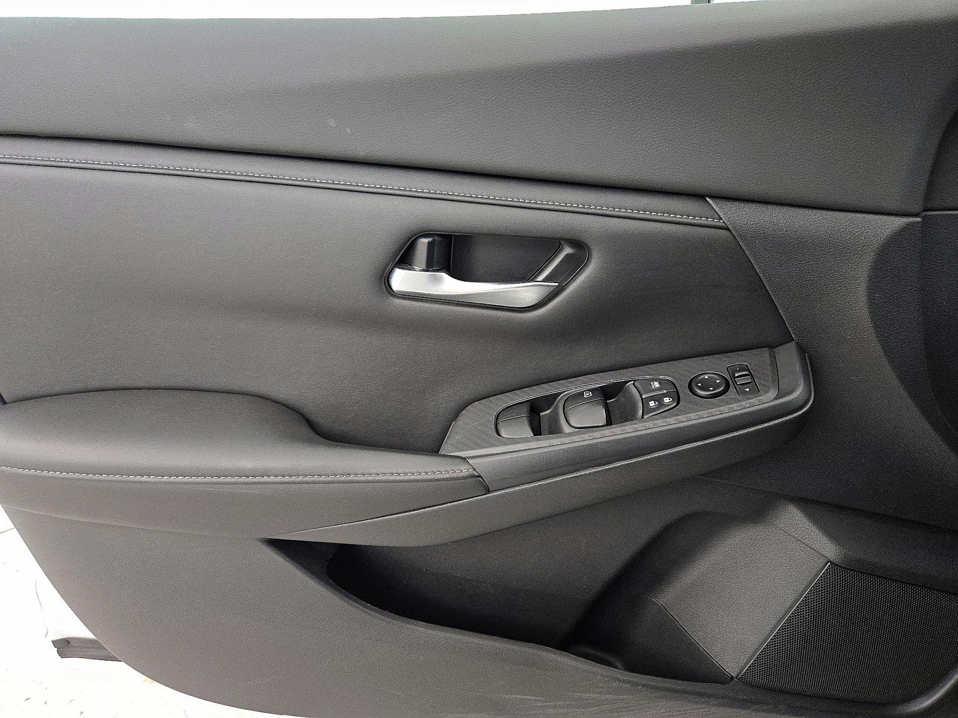 Thumbnail: 2021 Nissan Sentra - 12