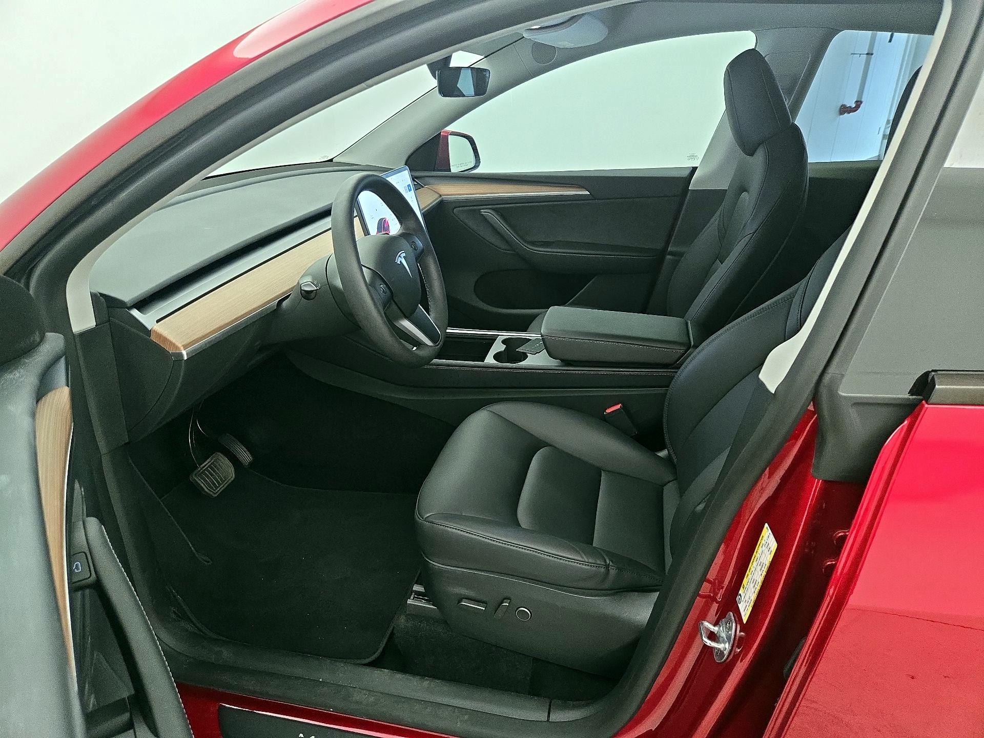 Thumbnail: 2024 Tesla Model Y - 11