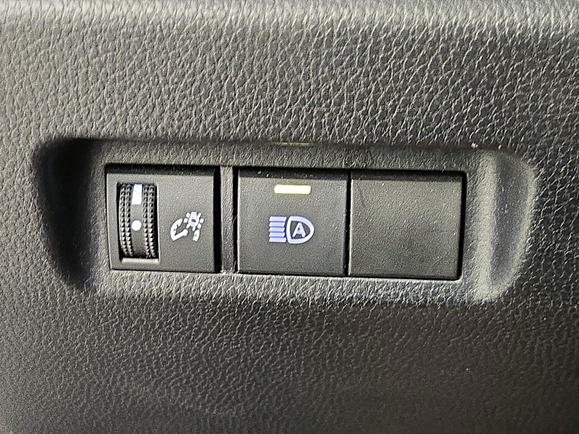 Thumbnail: 2019 Toyota RAV4 - 13