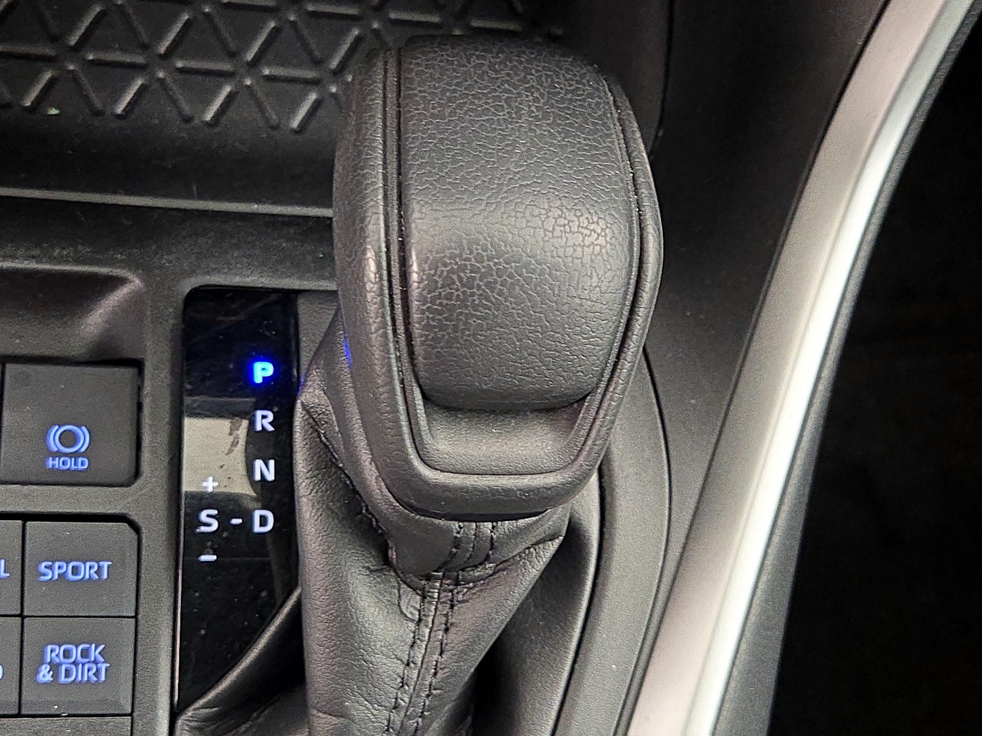 Thumbnail: 2019 Toyota RAV4 - 17