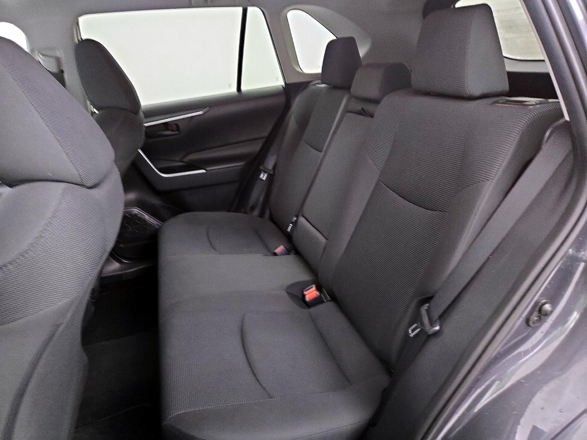 Thumbnail: 2019 Toyota RAV4 - 19