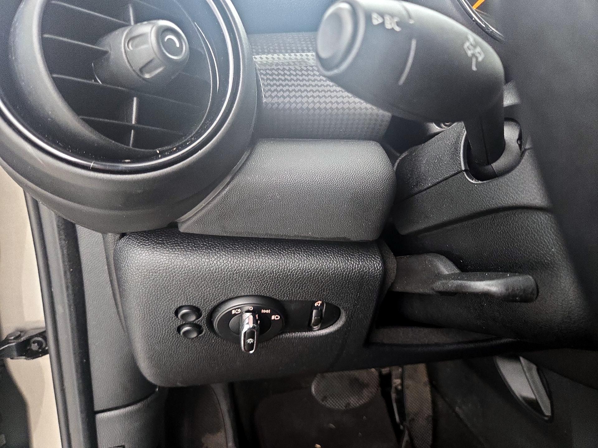 Thumbnail: 2018 MINI Cooper Hardtop - 13