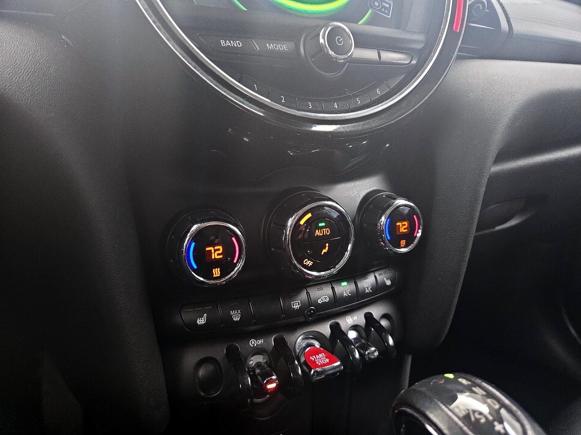 Thumbnail: 2018 MINI Cooper Hardtop - 16