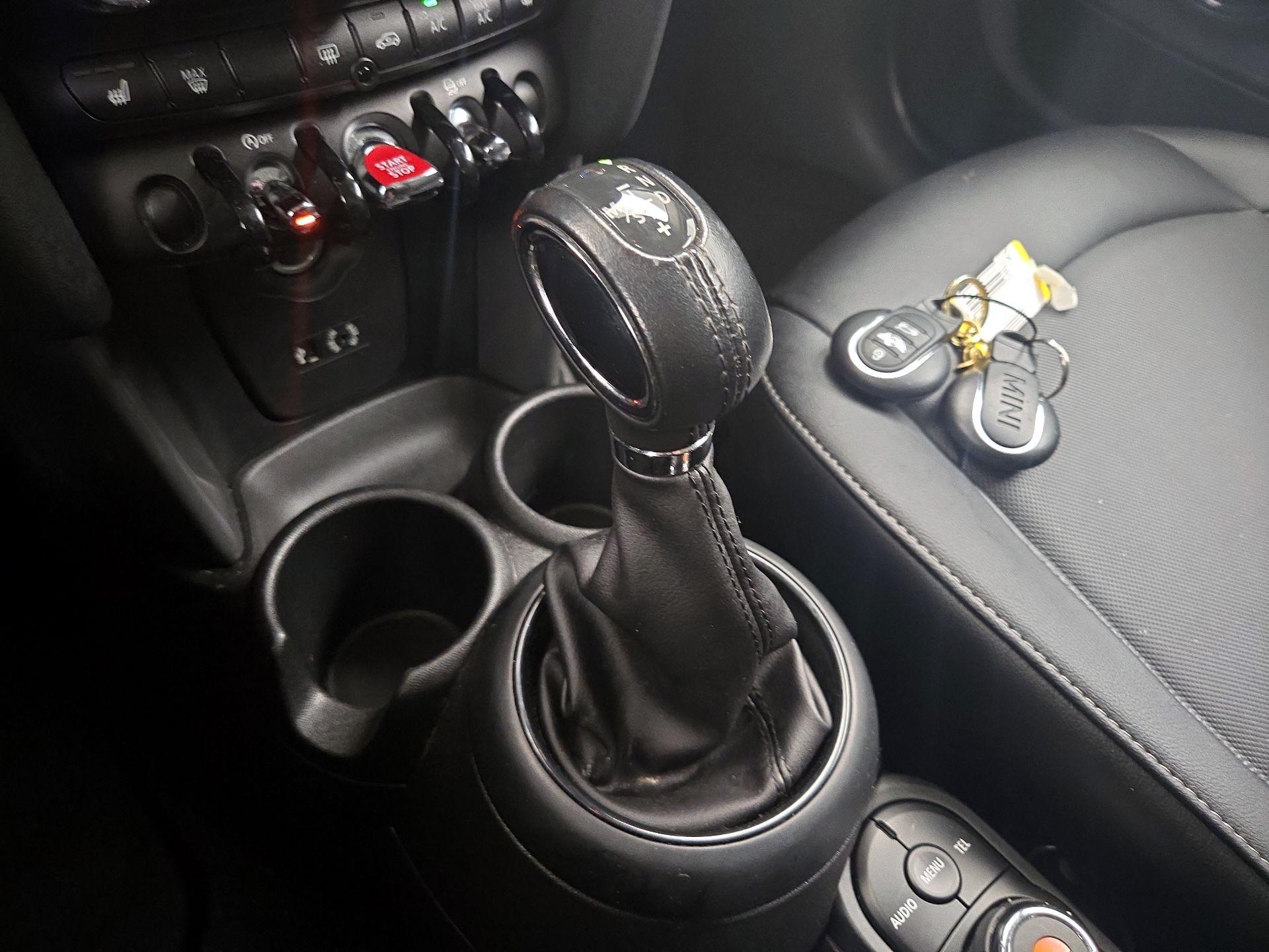 Thumbnail: 2018 MINI Cooper Hardtop - 17