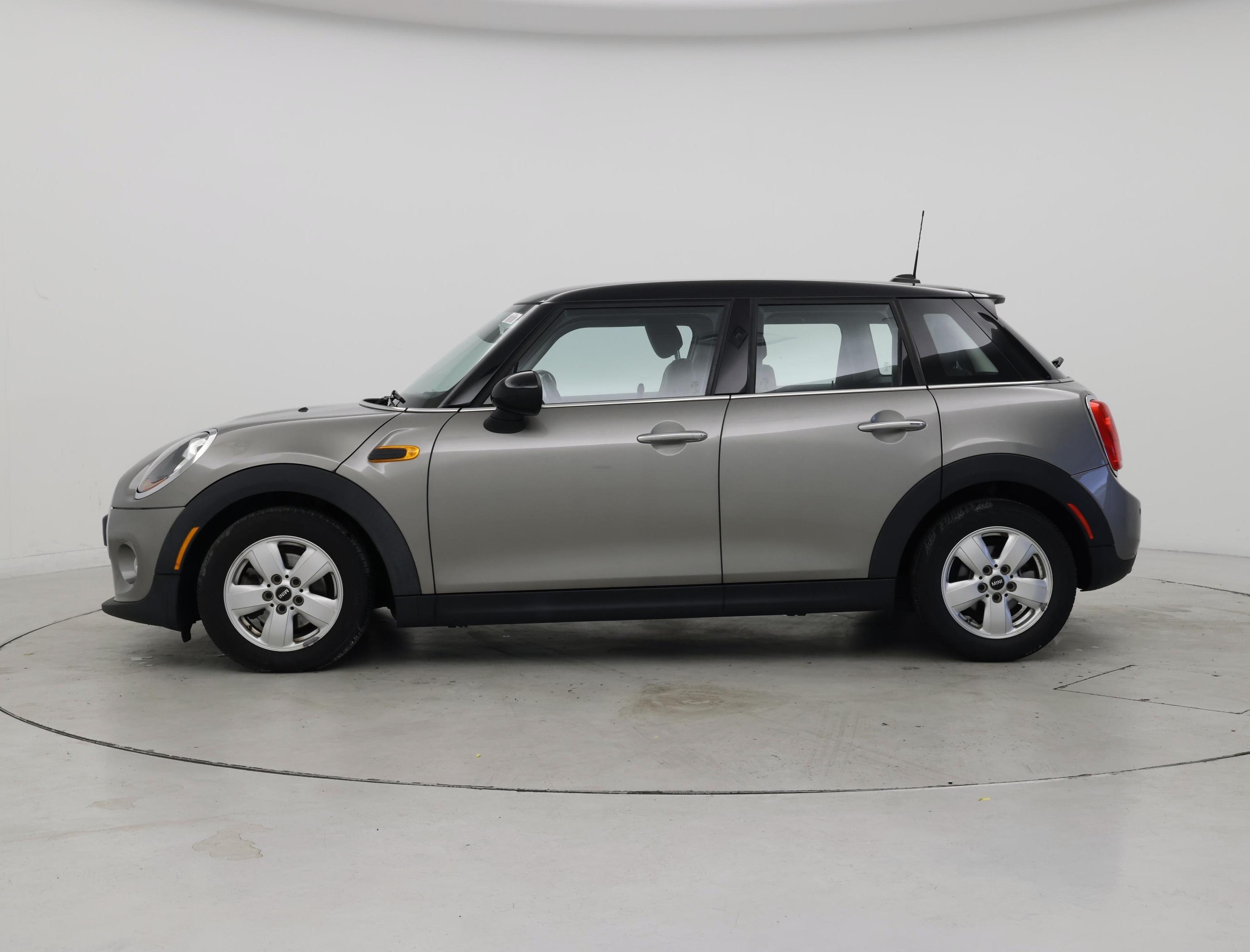 Thumbnail: 2018 MINI Cooper Hardtop - 3