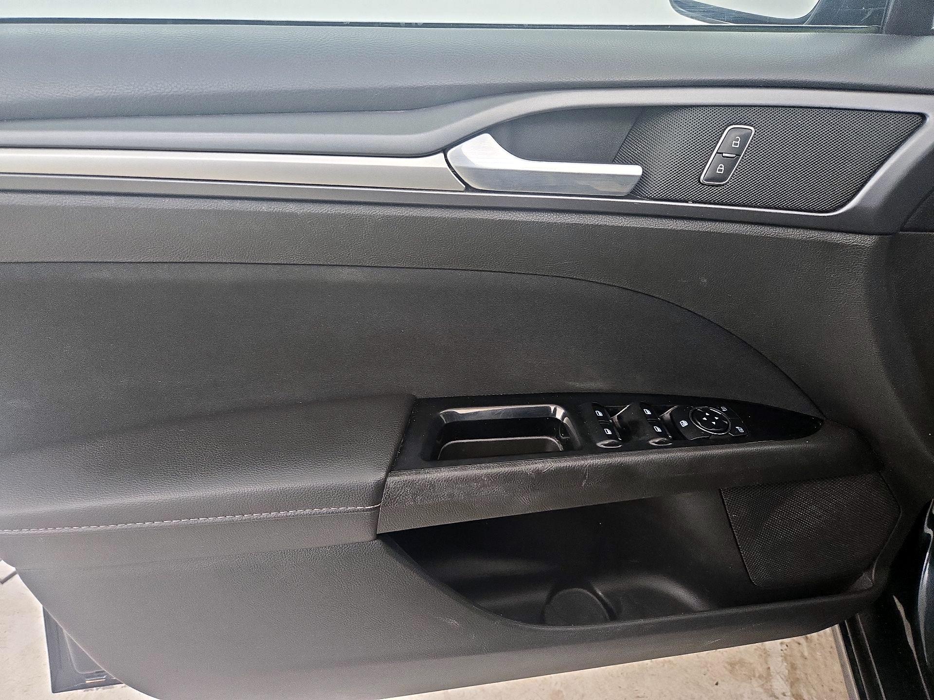 Thumbnail: 2014 Ford Fusion - 12