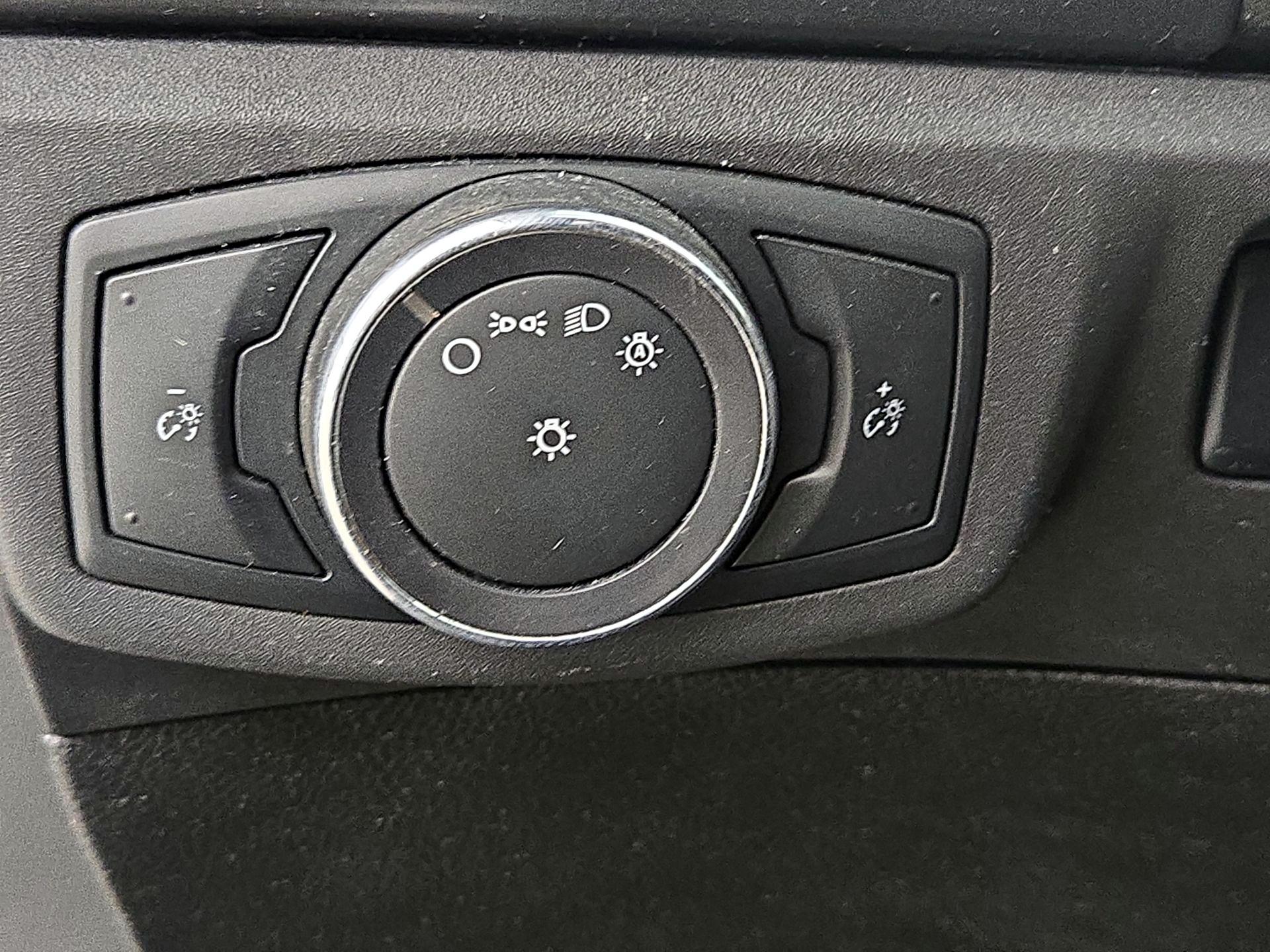 Thumbnail: 2014 Ford Fusion - 13