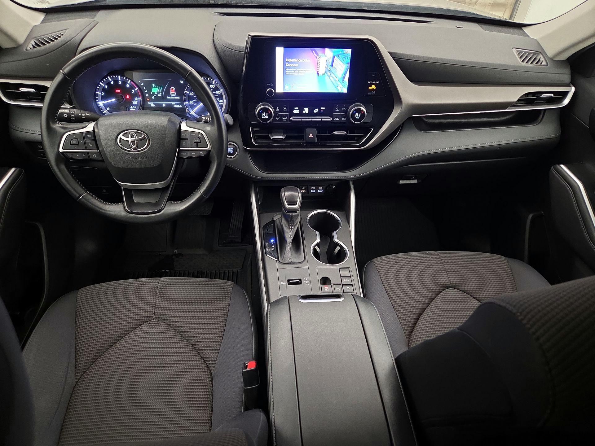 Thumbnail: 2023 Toyota Highlander - 9