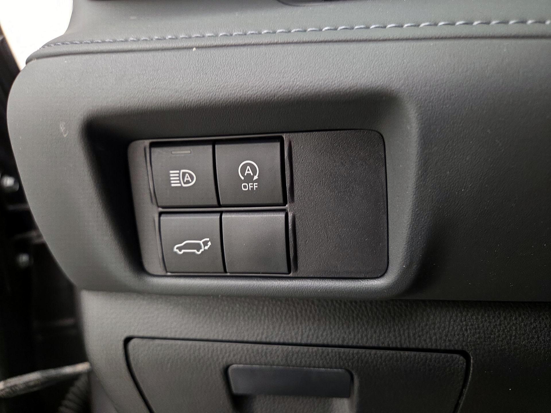 Thumbnail: 2023 Toyota Highlander - 13