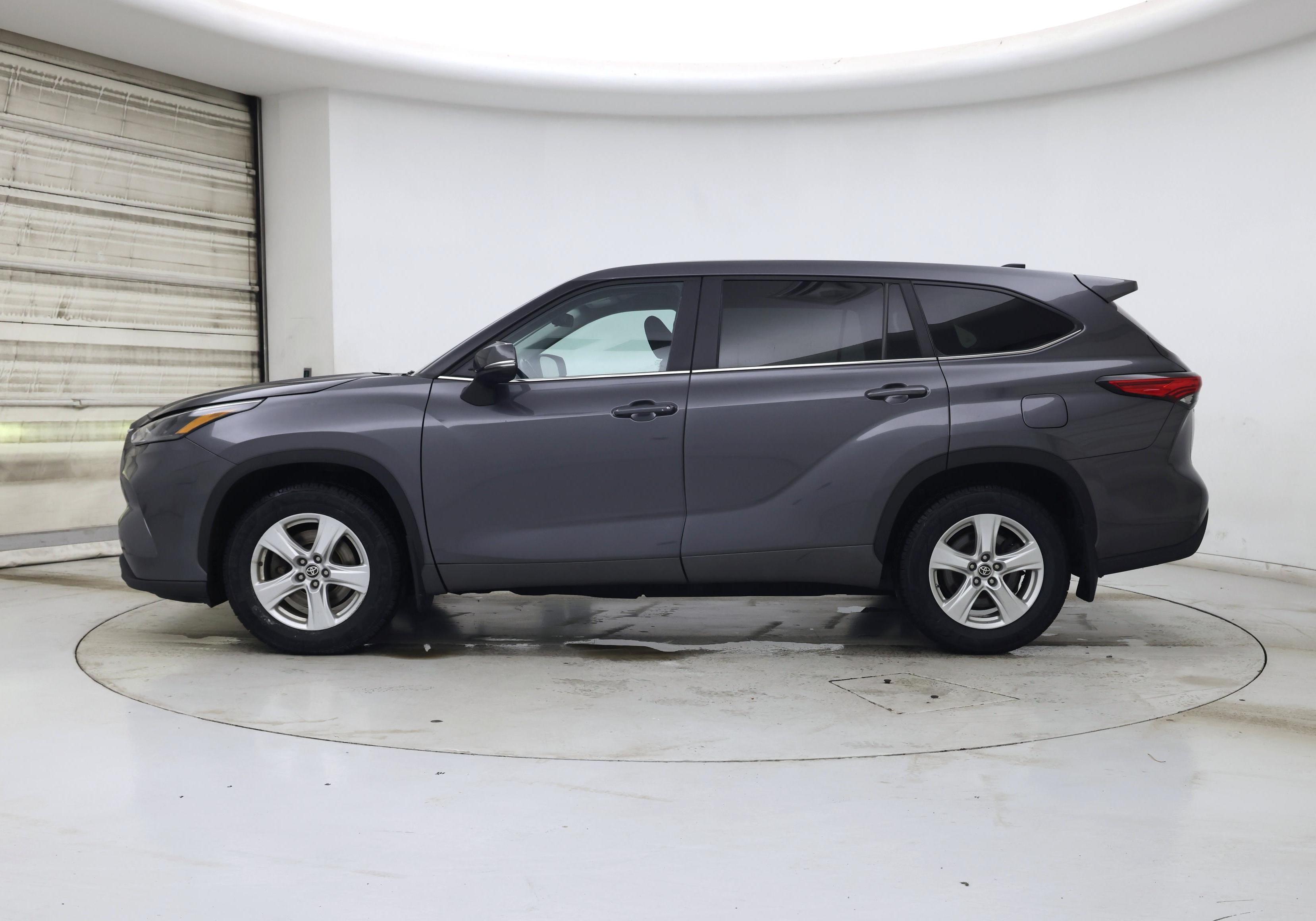 Thumbnail: 2023 Toyota Highlander - 3