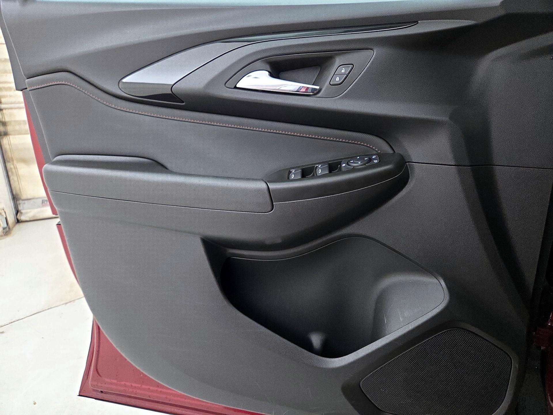 Thumbnail: 2023 Chevrolet TrailBlazer - 12