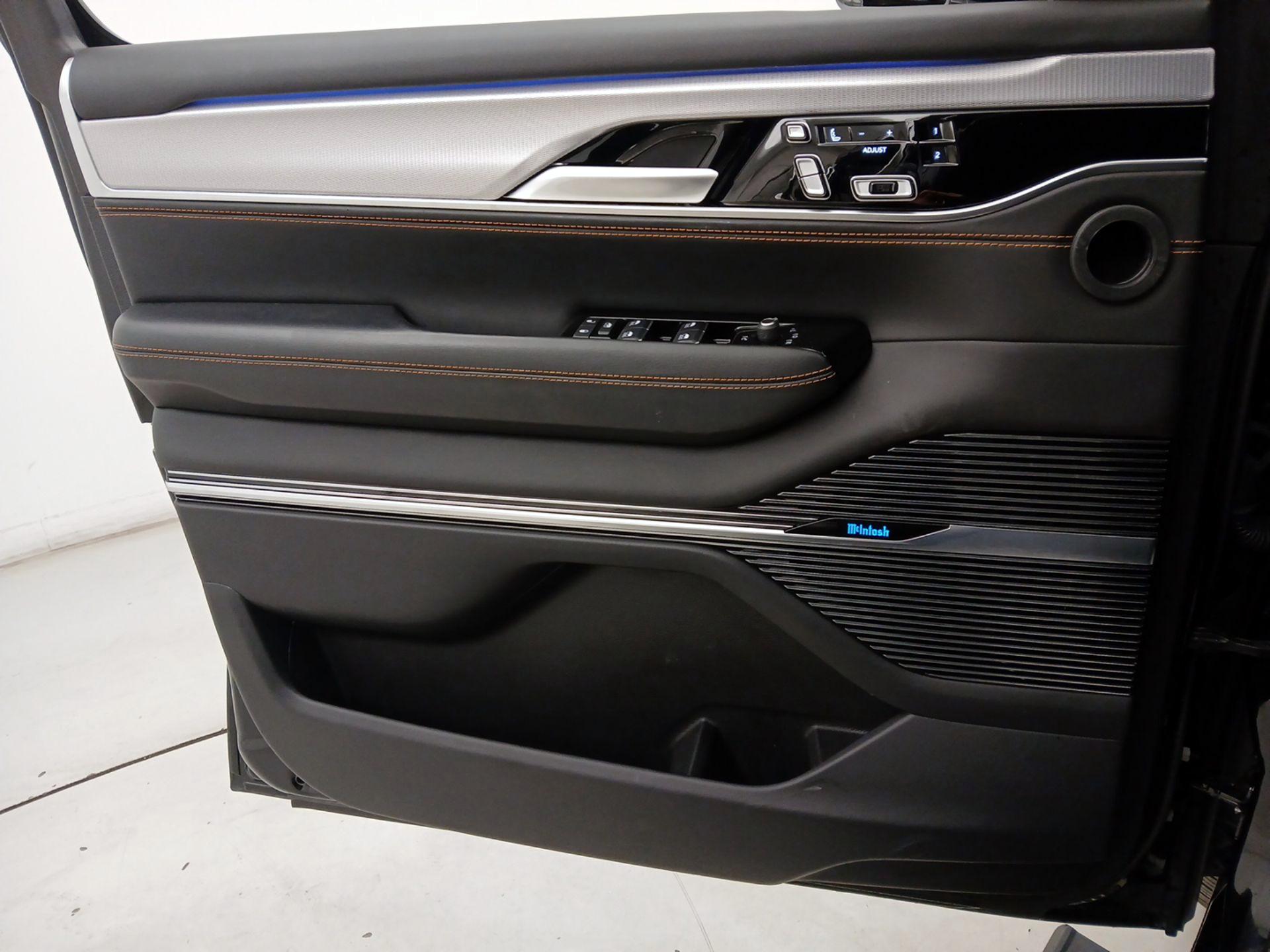 Thumbnail: 2022 Jeep Grand Wagoneer - 12