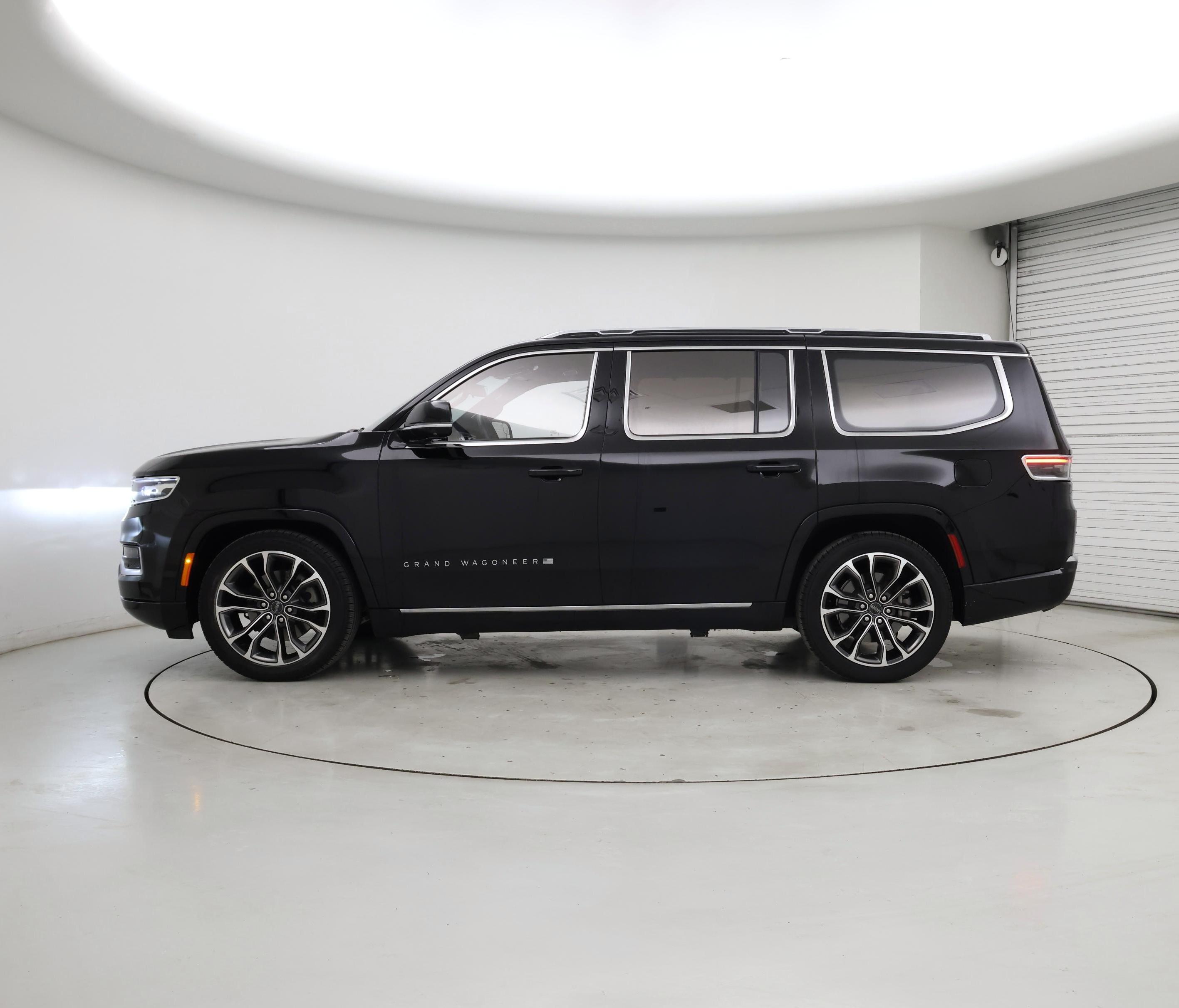 Thumbnail: 2022 Jeep Grand Wagoneer - 3