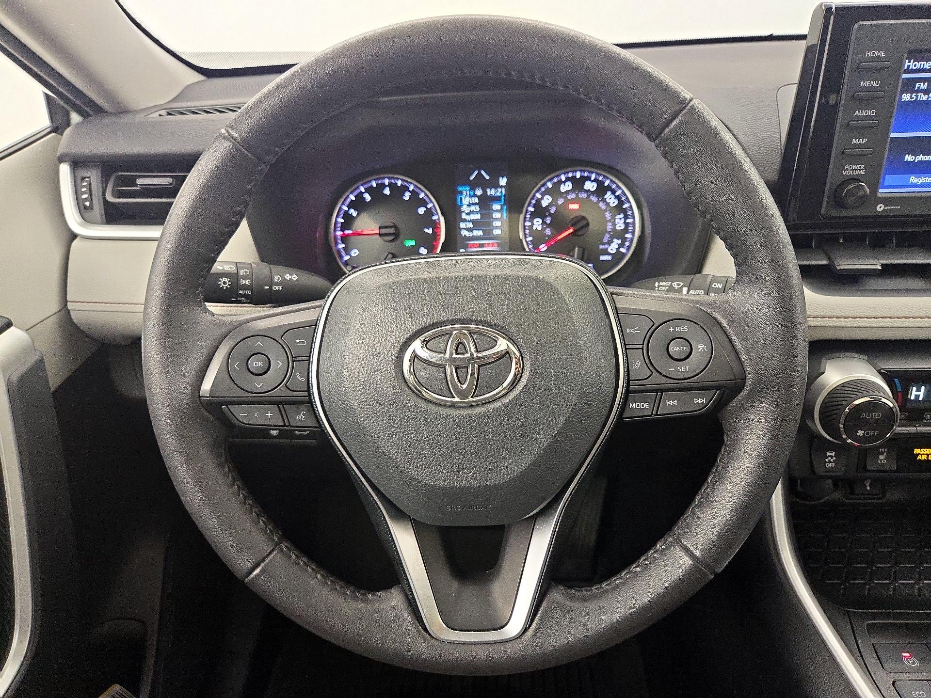 Thumbnail: 2021 Toyota RAV4 - 10