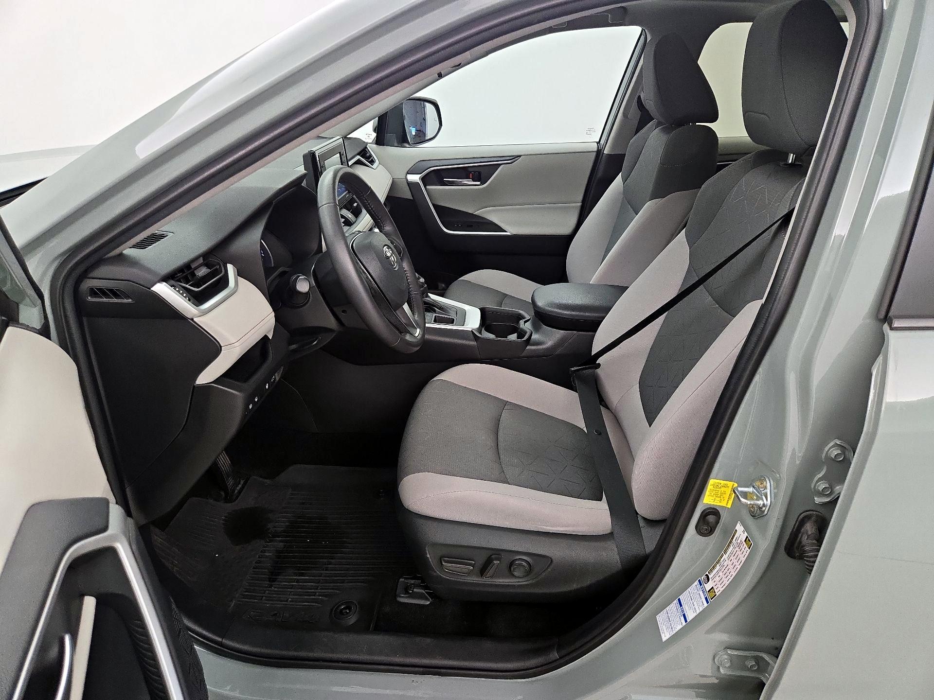 Thumbnail: 2021 Toyota RAV4 - 11