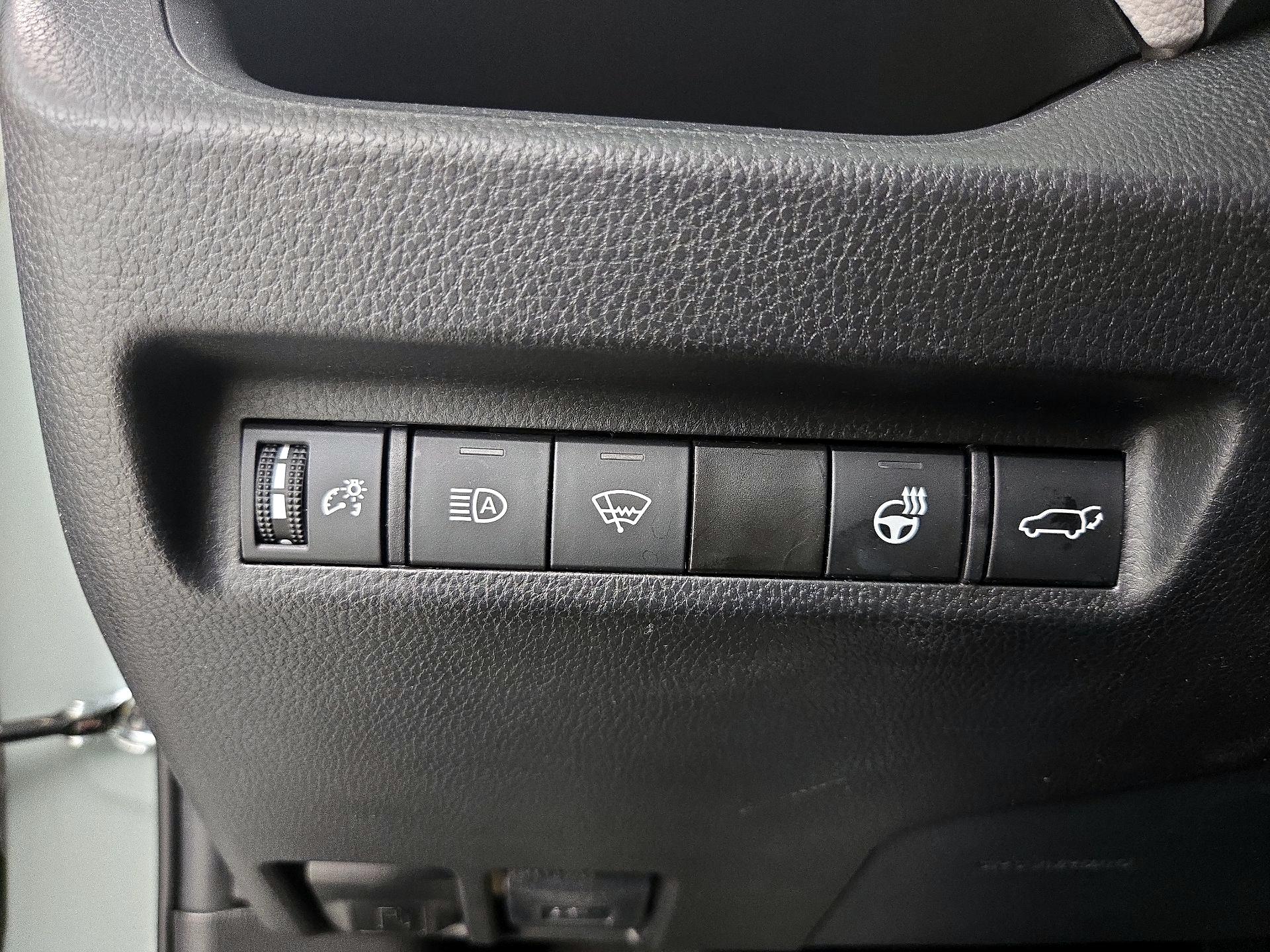 Thumbnail: 2021 Toyota RAV4 - 13