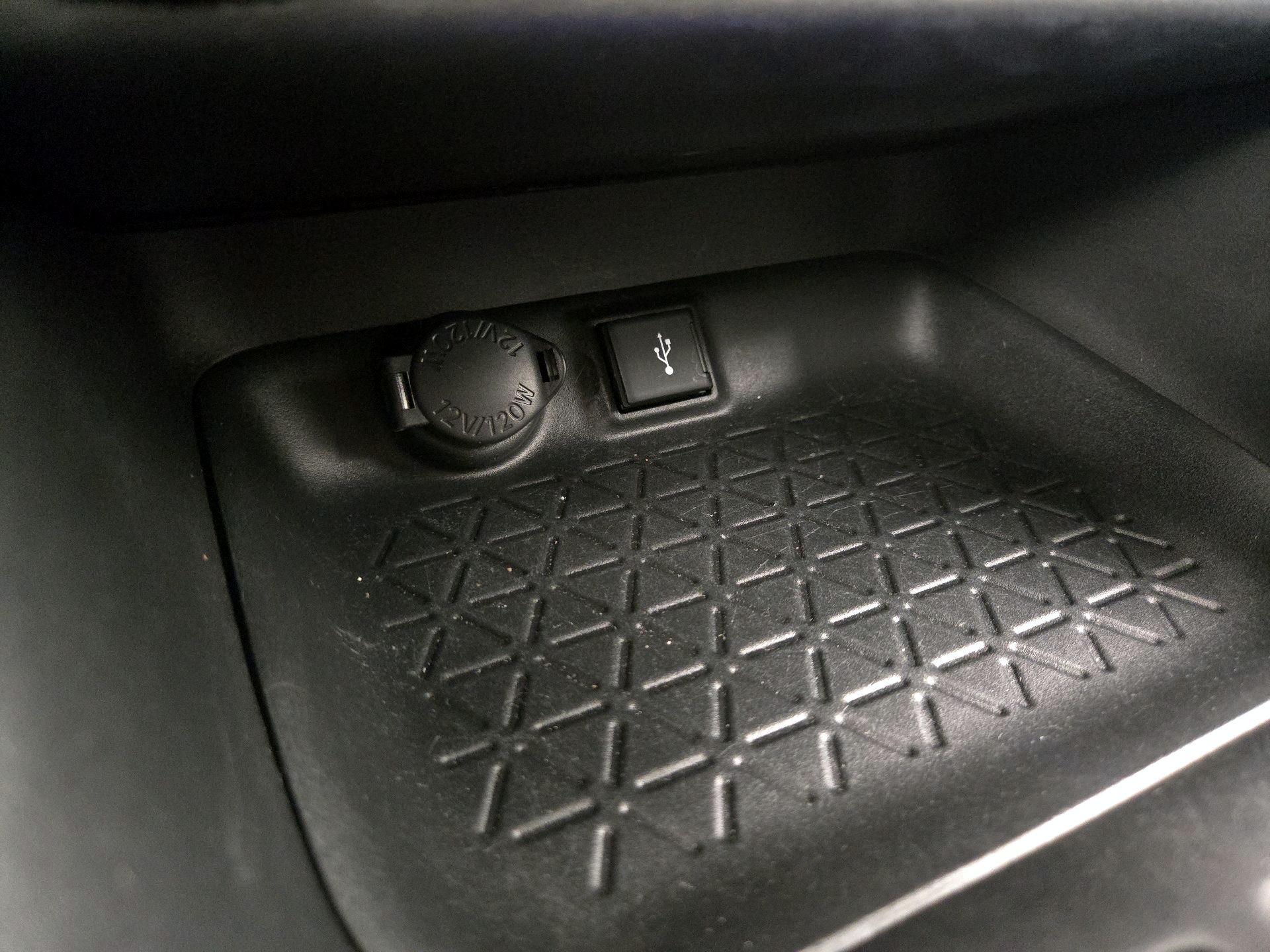 Thumbnail: 2021 Toyota RAV4 - 18