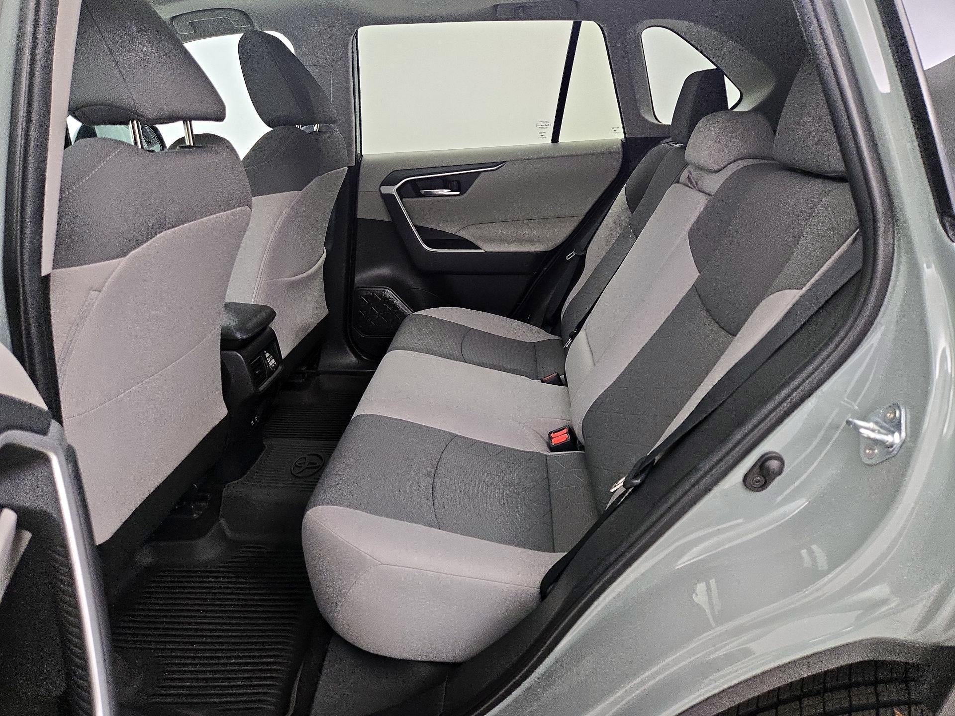 Thumbnail: 2021 Toyota RAV4 - 20