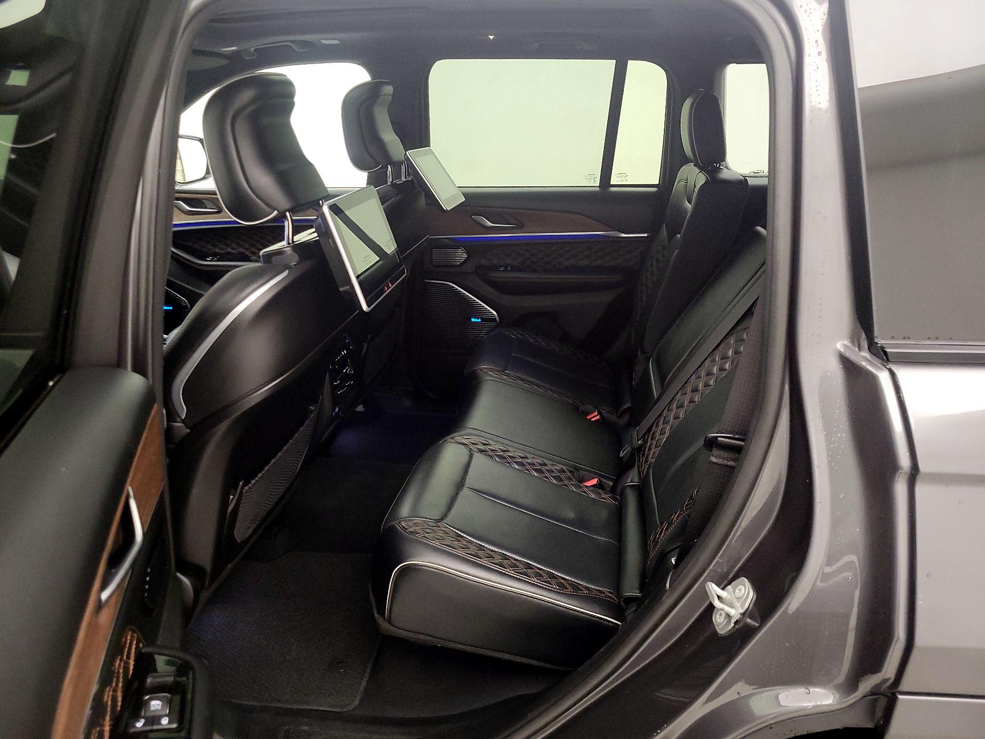 Thumbnail: 2022 Jeep Grand Cherokee - 20