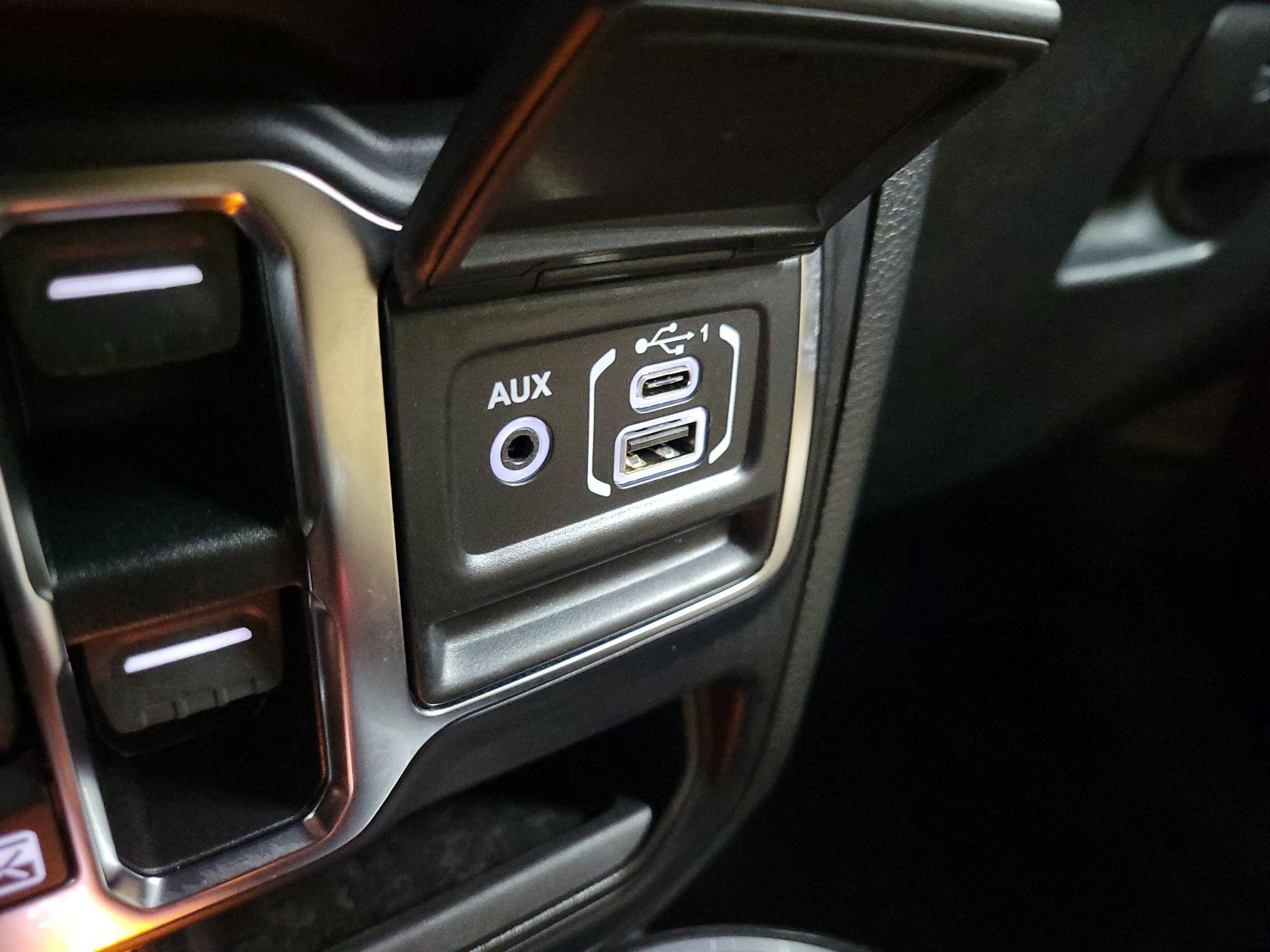 Thumbnail: 2021 Jeep Wrangler - 18