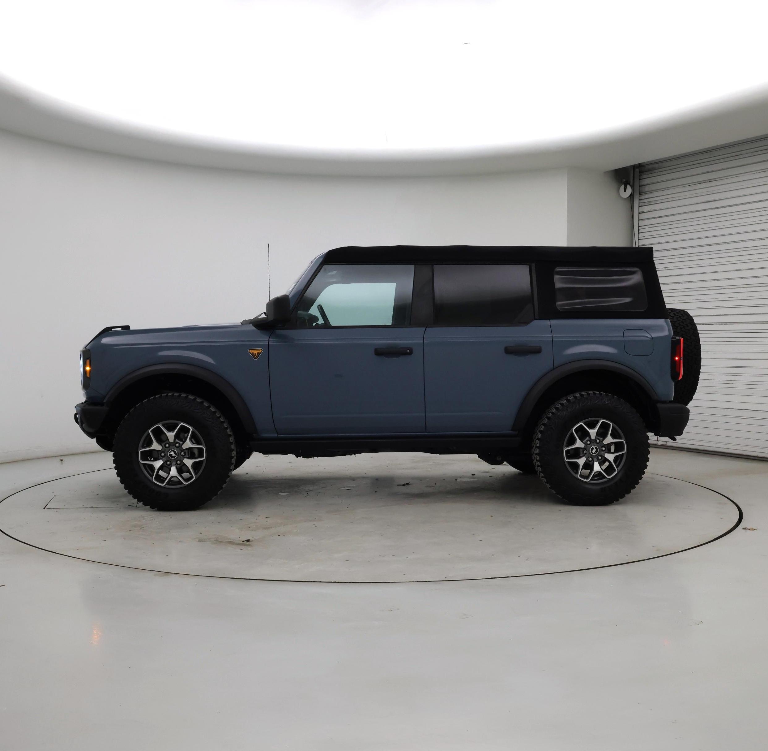 Thumbnail: 2022 Ford Bronco - 3