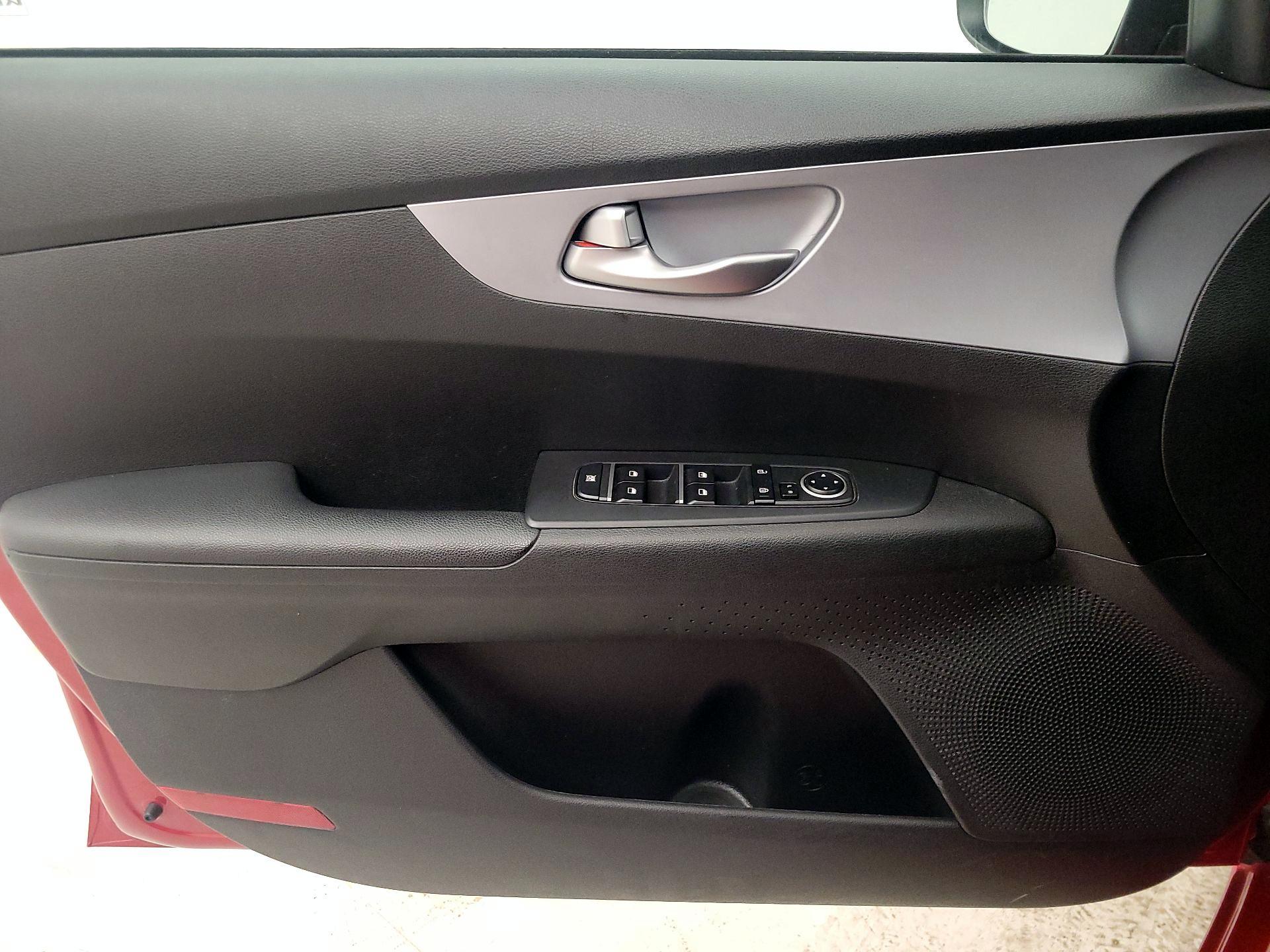 Thumbnail: 2023 Kia Forte - 12