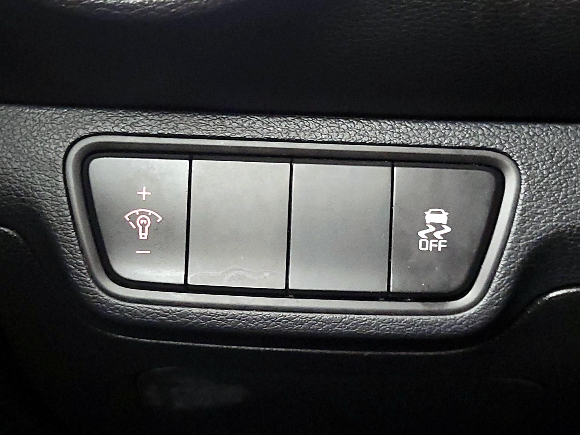 Thumbnail: 2023 Kia Forte - 13